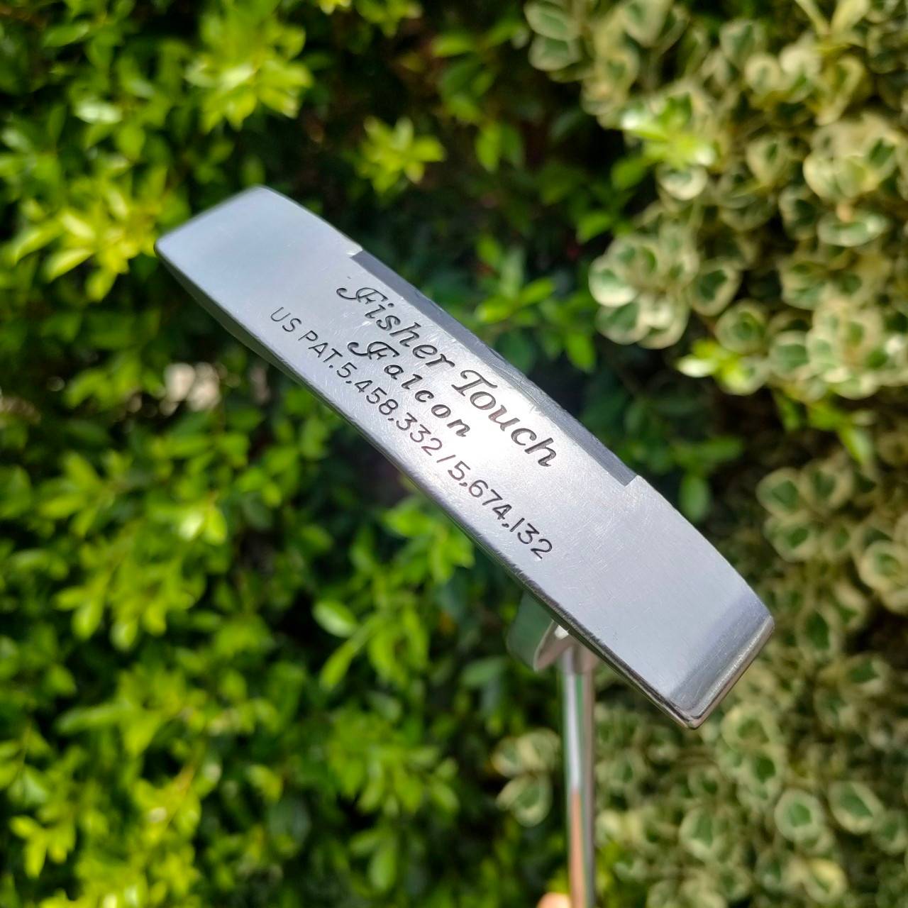 PUTTER FISHER TOUR FALCON ความยาว 35 นิ้ว หน้าสัมผัสดีมากๆ ตรงที่เป็นสีดำ ทั้งนุ่มหนึบมากๆ และมีมิลทำให้เกาะไลน์สุดๆ น้ำหนักดีมาก