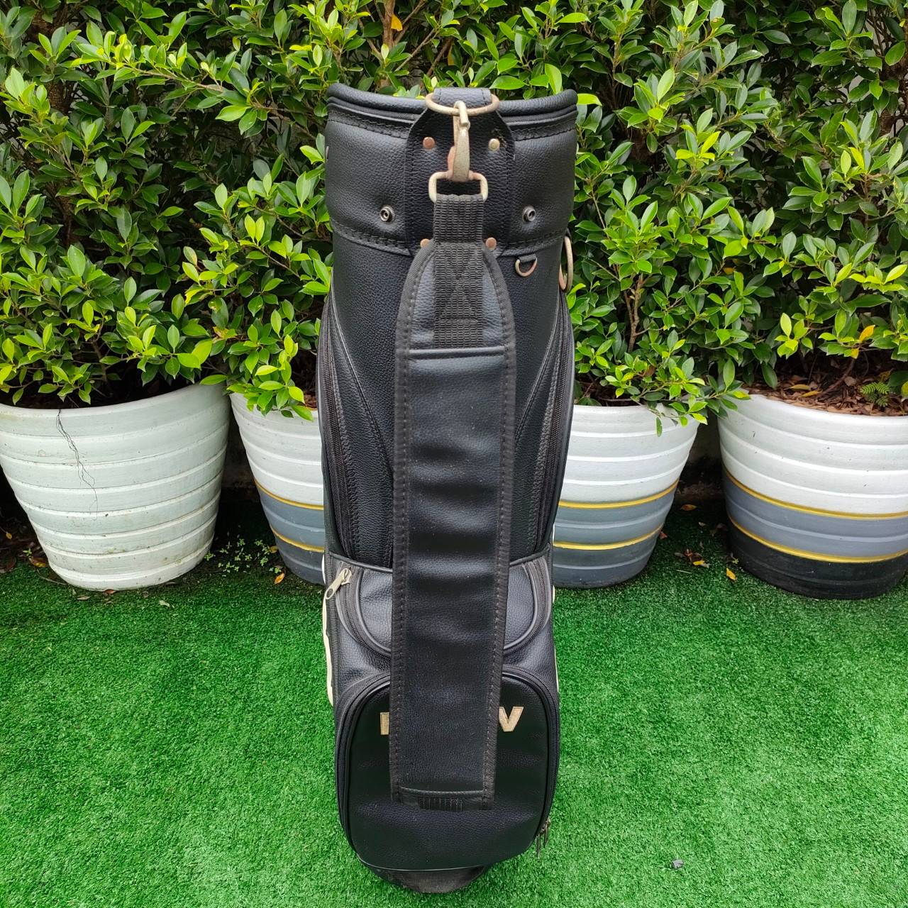 ถุงกอล์ฟ BMW มือสอง เป๊ก ซิป ใช้ได้หมด สภาพสวยเดิมๆครับ