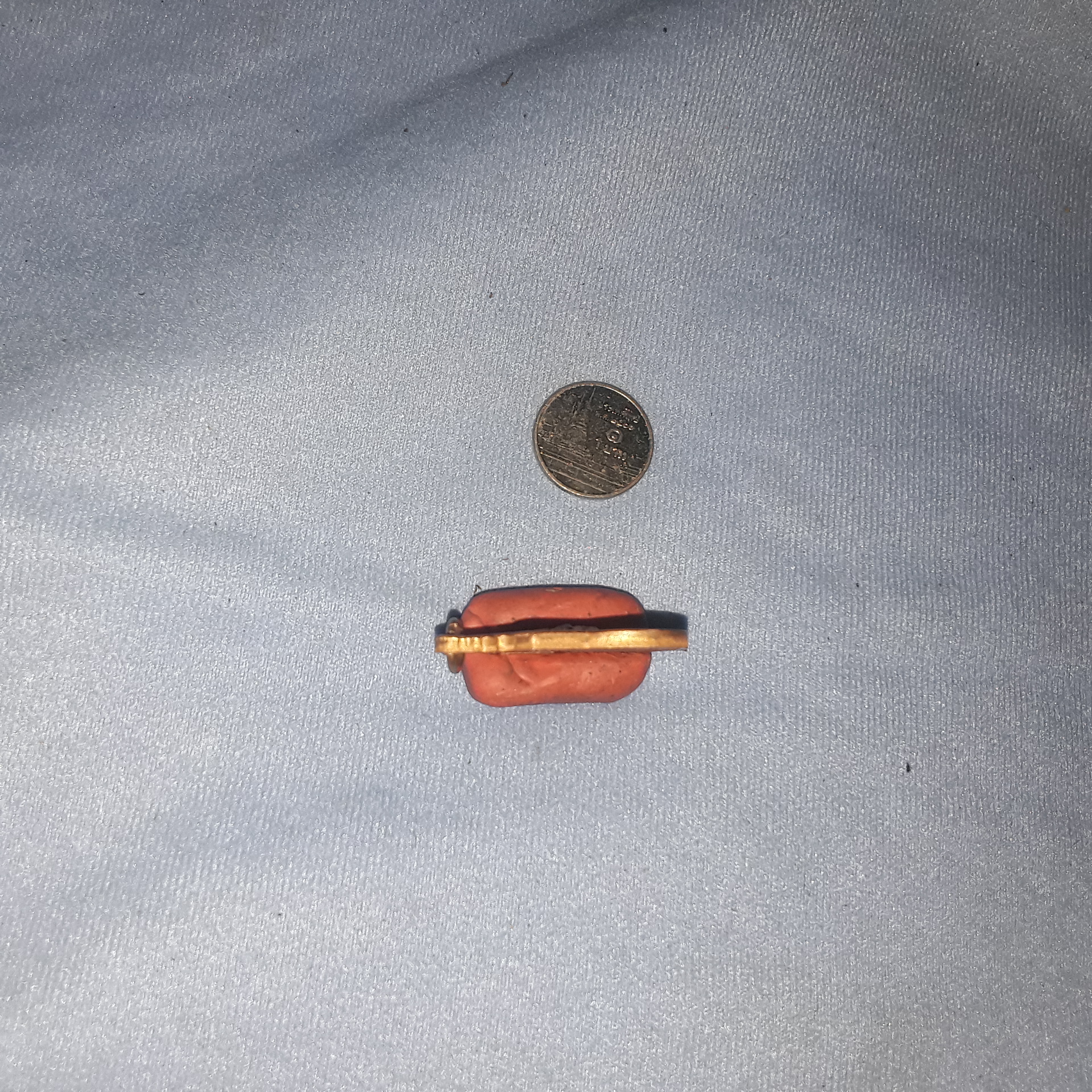 เหรียญ พระนเรศวรมหาราช ราชามุขํ มนุสสานํ โยเธถ มารํ ปญญาวุเธน