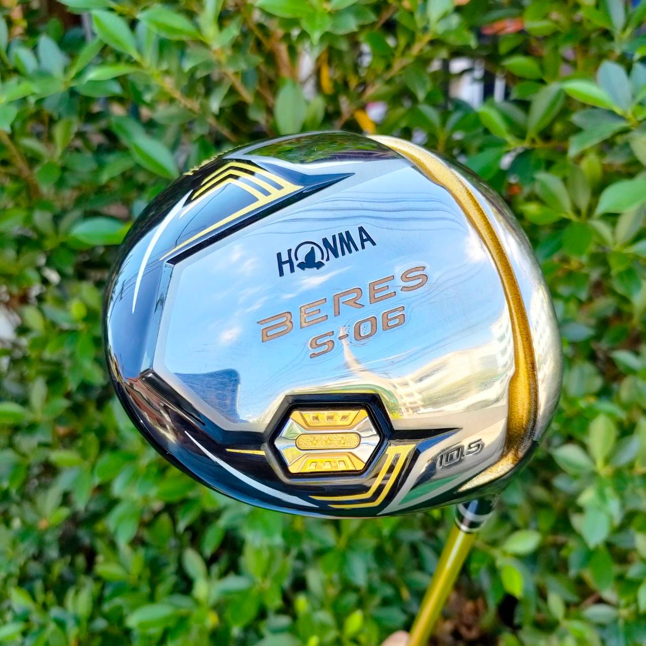 DRIVER HONMA BERES S-06 องศา 10.5 ก้าน ARMRQ X FLEX R รุ่นนี้สุดยอดของสุดยอดพรีเมี่ยม ก้าน 3 ดาว ดีกว่าก้านในตลาด ทั่วไปเป็นอย่างมากก และ มีราคาแพงมากๆครับ คุ่มสุดๆ
