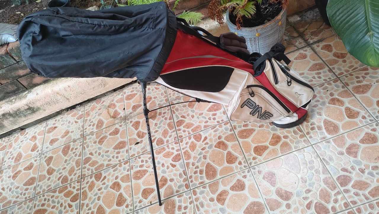 ถุงกอล์ฟ PING มือสอง