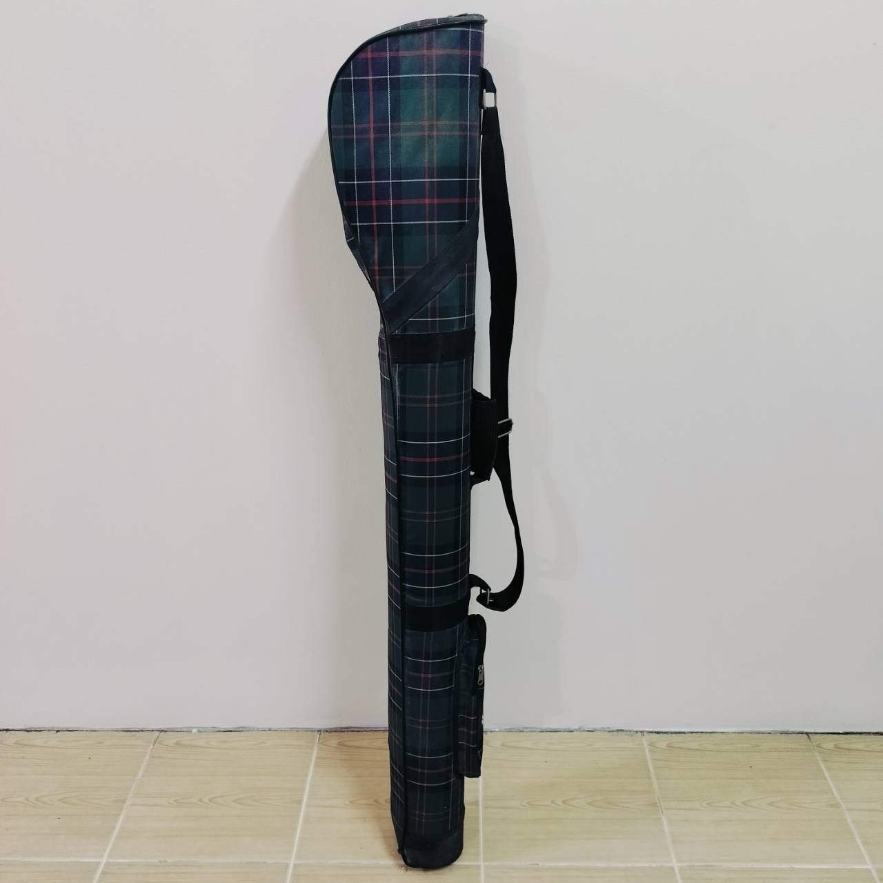 ถุง HALFSET MAGUATE ของแท้ ถุงแบบแข็ง สำหรับซ้อมไดร์ฟ หรือเดินทางก็แข็งแรงมาก จัดชุดเหล็กขึ้นเครื่องบิน หรือรถที่นำถุงกอล์ฟไปตีต่างจังหวัด ประหยัดเนื้อที่มากเลยค่ะ