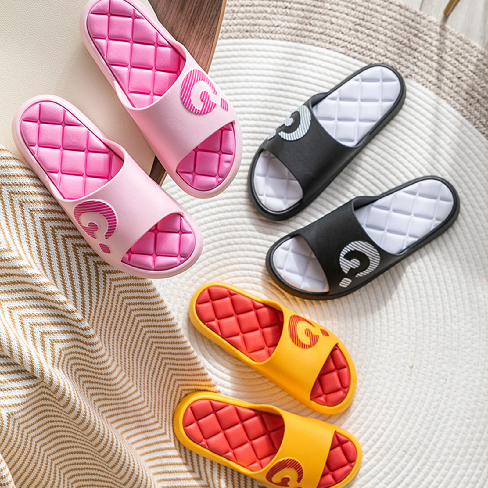 รองเท้าแตะ รุ่น P561 ? icon ใส่ในบ้าน ใส่ในห้องน้ำ ใส่ไปข้างนอก น้ำหนักเบา นุ่ม สบายเท้า พื้นยางกันลื่น