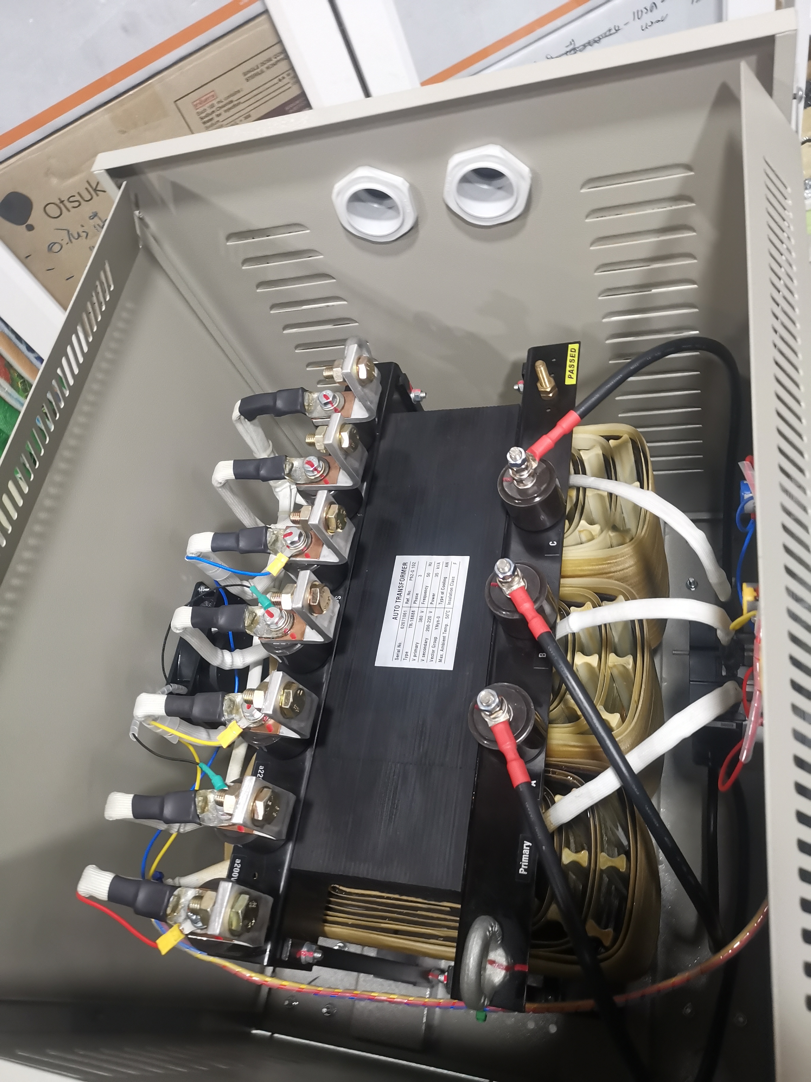 45KVA 3P 50/60Hz in380V[68Amp] / out200V[130Amp]220V[118Amp]+G+N