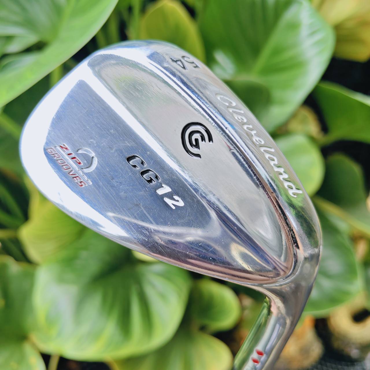 WEDGE CG12 ZIP GROOVE 54° BOUNCE 12 – ช็อตรอบกรีนแม่นยำ ควบคุมง่าย ระเบิดทรายได้ดี!