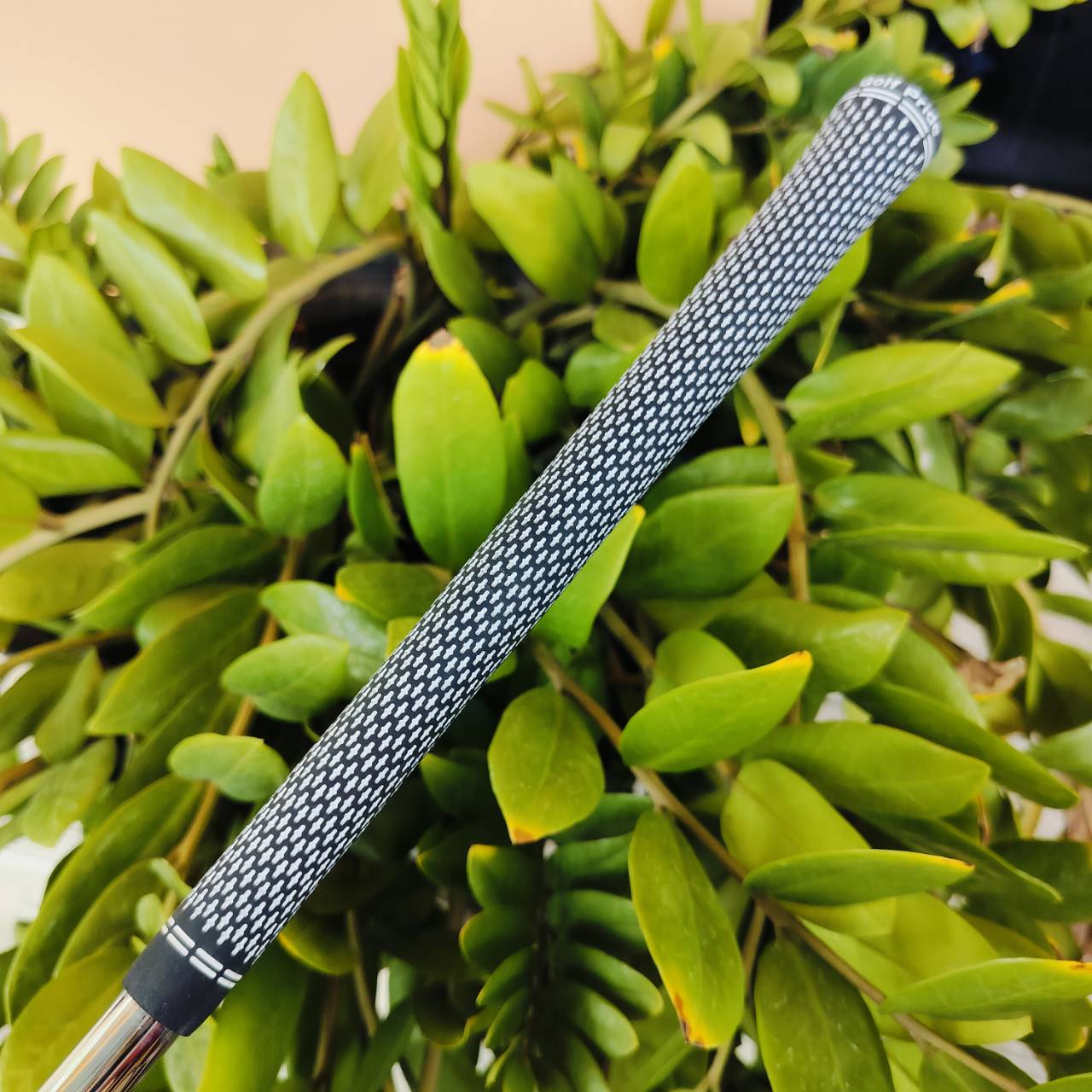 WEDGE TITLEIST VOKEY DESIGN SM9 Jet Black องศา 52 BOUNCE 8 F Grind ฐานด้านล่างเต็ม เหมาะกับการตีแบบเต็มวง และการเล่นลูกสั้นแบบหน้าไม้สแควร์ นักกอล์ฟในพีจีเอทัวร์เลือกใช้มากที่สุด ไม้กอล์ฟพรีเมี่ยมมือสอง ของแท้ By NakaraLuxurious