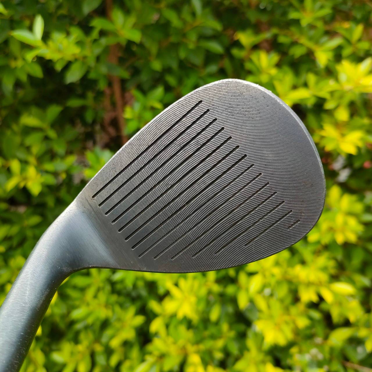 WEDGE BLACK HOLE CNC FORGED องศา 56 BOUNCE 12 ก้าน TRUE TEMPER FLEX WEDGE ล่องลึกมากกว่าปกติ และยังมี SPIN MILLED หนา ก้านสำหรับ WEDGE โดยเฉพาะไม้กอล์ฟมือสอง ของแท้ BY NakaraLuxurious