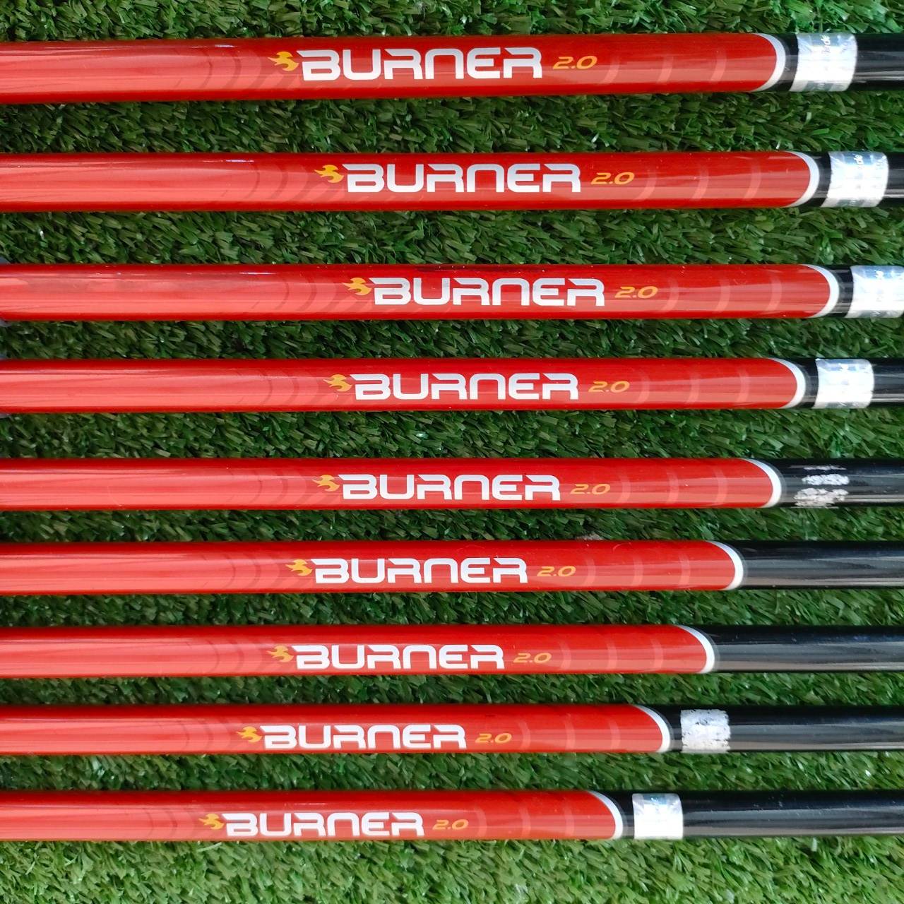 ชุดเหล็ก TAYLORMADE BURNER 2.0 มีเหล็ก 4-9 เเละ PW AW SW ก้าน BURNER 2.0 SUPERFAST FLEX R รุ่นนี้คุณภาพครบครัวที่สุดครับ!!! ตีใบกำลังดี มี CAVITY BACK ตีง่ายมากๆ ตีไกล ทั้งนุ่ม ได้ระยะสุดๆครับ
