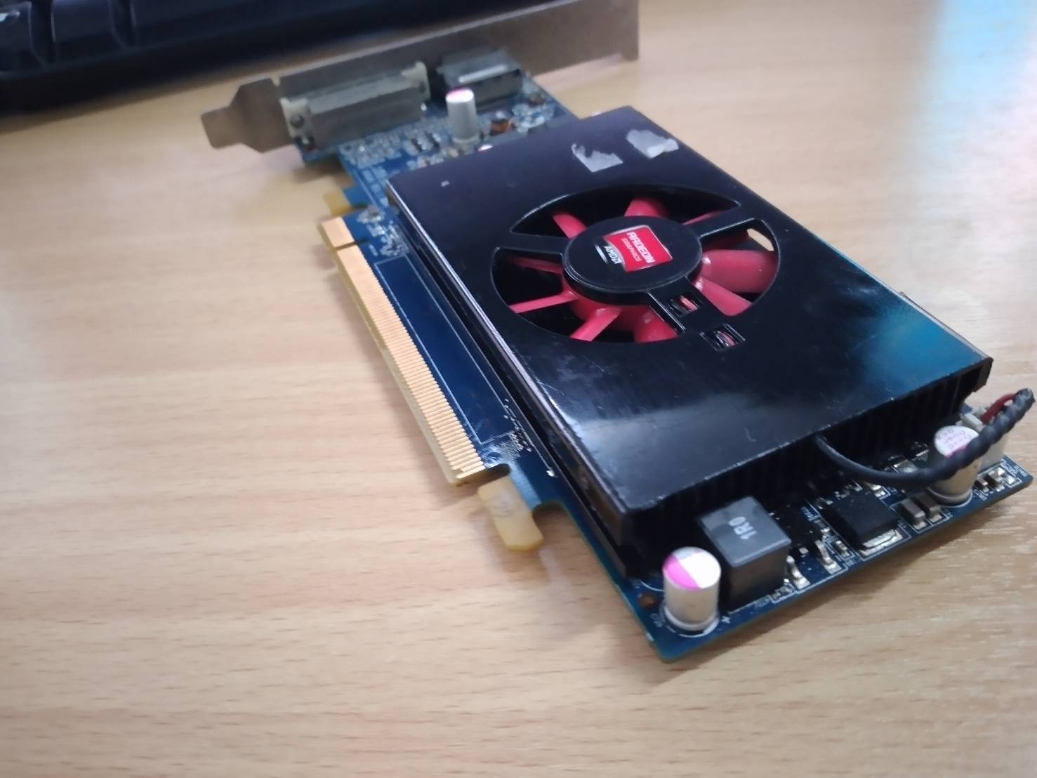 Amd Radeon HD7570 Dvi Video Card 9M4KG DDR5