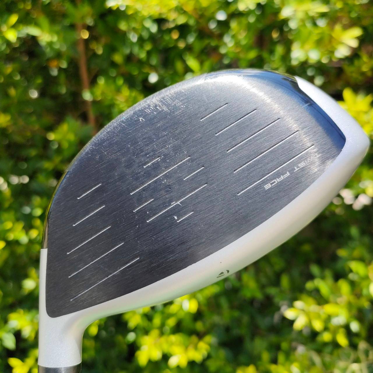 DRIVER TAYLORMADE M4 องศา 9.5 ก้าน DIAMANA FLEX S โมใส่ก้าน DIMANA ตัวนี้ราคาเป็นหมื่น เลข 4 ตีง่าย และตีไกล ดุดันมากครับ กระดองเคฟล่าทั้งชิ้น กระดองเด้ง หน้า TWIST FACE สุดของสุด COVER เดิมๆ สภาพสวยครบ