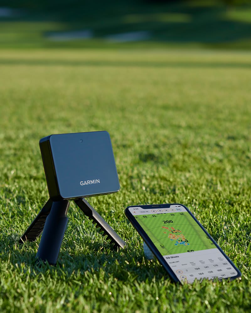 GARMIN APPROACH R10 Launch Monitor & Golf Simulator แบบพกพา ครบที่สุดในราคาที่เอื้อมถึง