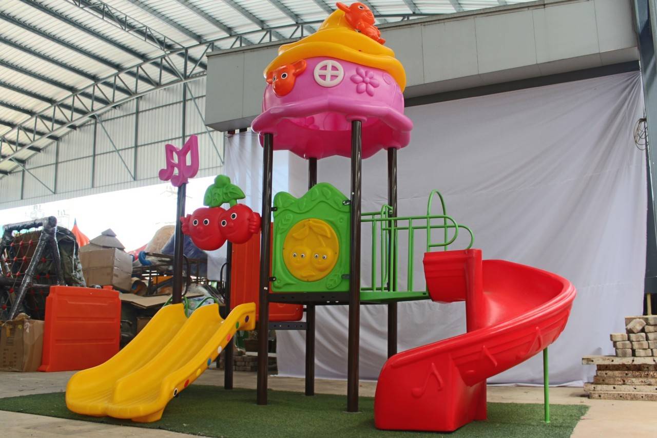 เครื่องเล่นสนาม กลางแจ้ง, ชุดหมีน่ารัก, กระดานลื่น, สไลเดอร์ ,ของเล่น,ครุภัณฑ์สนามเด็กเล่น, สพฐ,โครงการโรงเรียนประชารัฐ