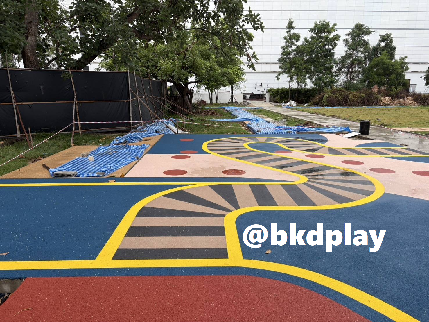 พื้นยาง epdm แบบเม็ดยางเทลวดลาย ทำความหนา10-35มม. ได้ พื้นยางสังเคราะห์ กันกระแทก สนามเด็กเล่นทั้งในร่ม และกลางแจ้ง,สนามกีฬา พร้อมส่ง ราคาโรงงาน