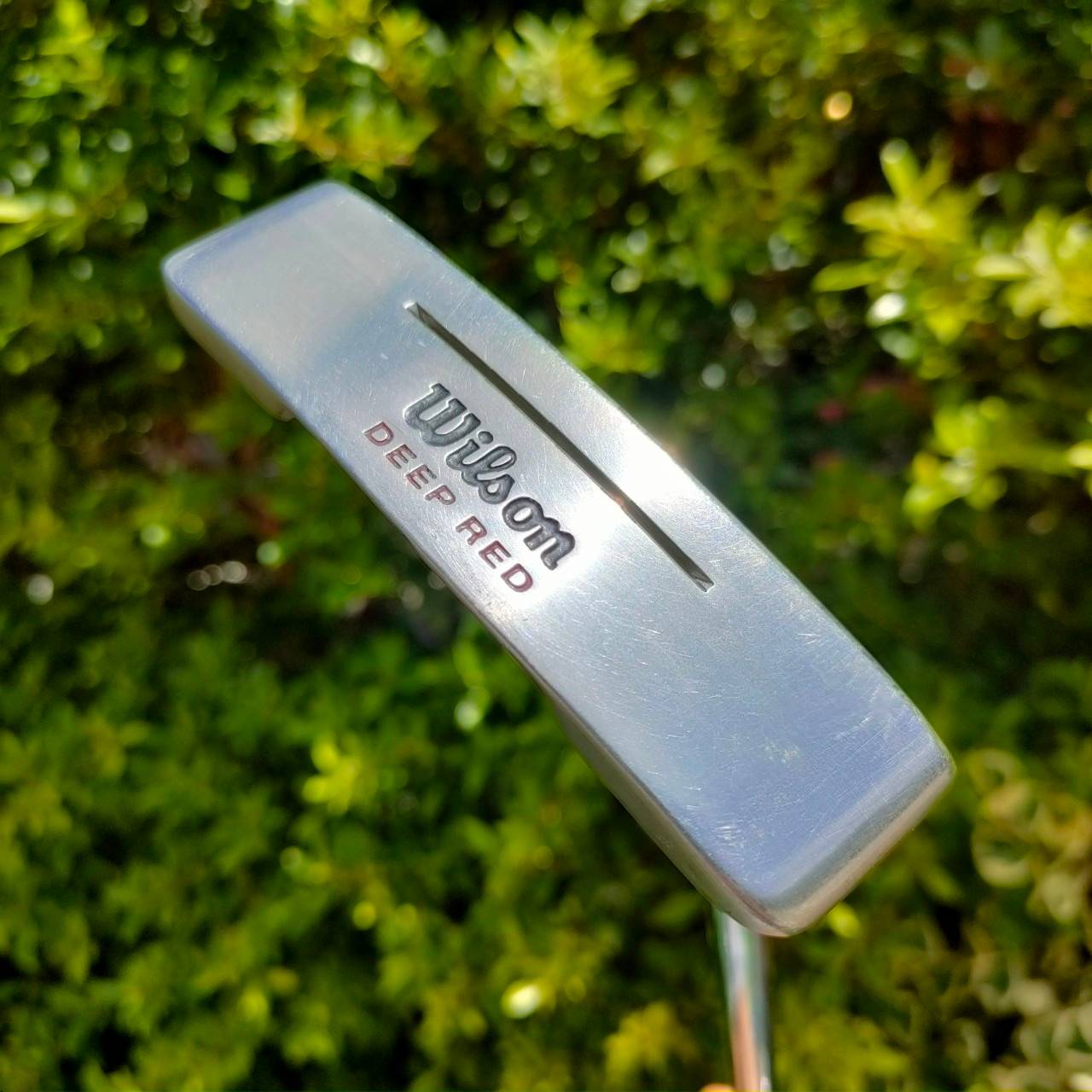 PUTTER WILSON DEEP RED ความยาว 34 นิ้ว ก้าน WILSON SHAFT สภาพสวย กริพสวย น้ำหนักแบบดีมาก กะระยะได้ดี หน้าสัมผัสยูรีเทน ทั้งนุ่มและเกาะไลน์!!! ไม้กอล์ฟมือสอง ของแท้ BY NakaraLuxurious