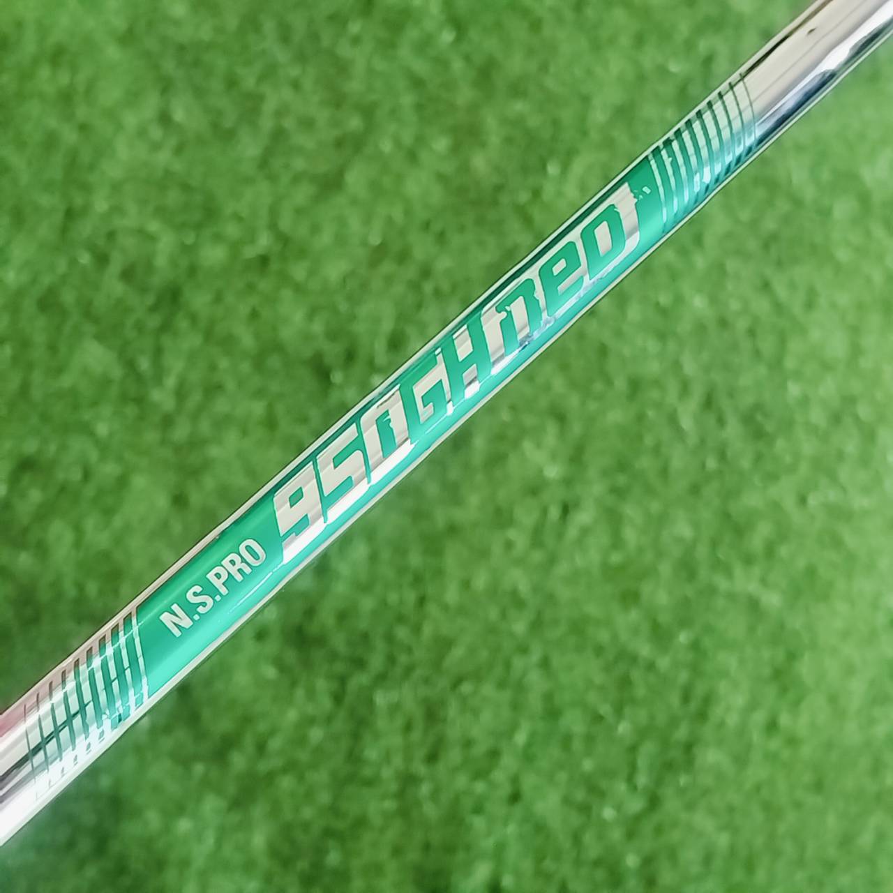 ชุดเหล็ก Titleist T400 โมเดลใหม่สุดใน T-SERIES เหล็กตีไกล และตีง่ายที่สุดของ Titleist ตีโดนแบบง่าย ตีไกลจนงงแน่นอน!!! ไม้กอล์ฟพรีเมี่ยมมือสอง By NakaraLuxurious