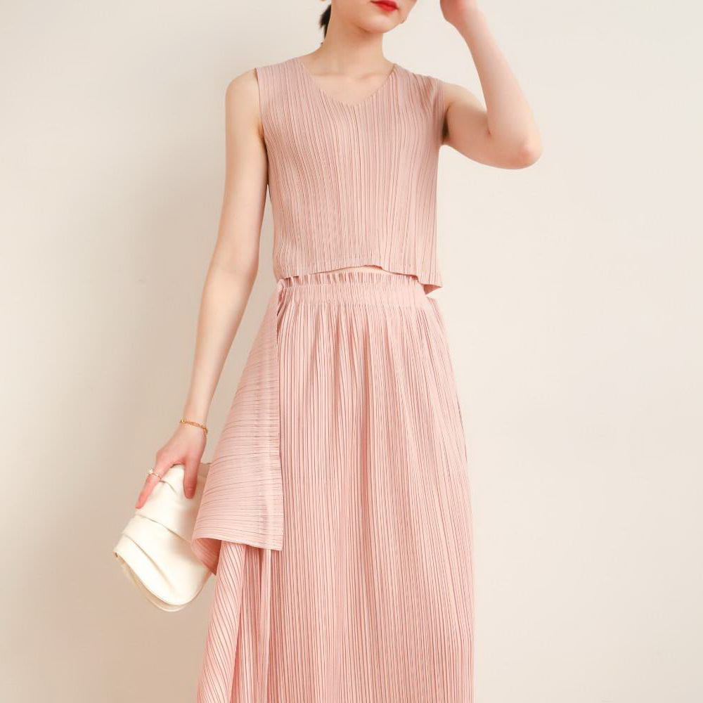 ยาว 16.5นิ้ว 2MUAY BASIC รุ่น GJO7739 SLEEVELESS V NECK CROP PLEATED TOP เสื้ออัดพลีทงานคุณภาพ เสื้อครอป 13สี FREE SIZE