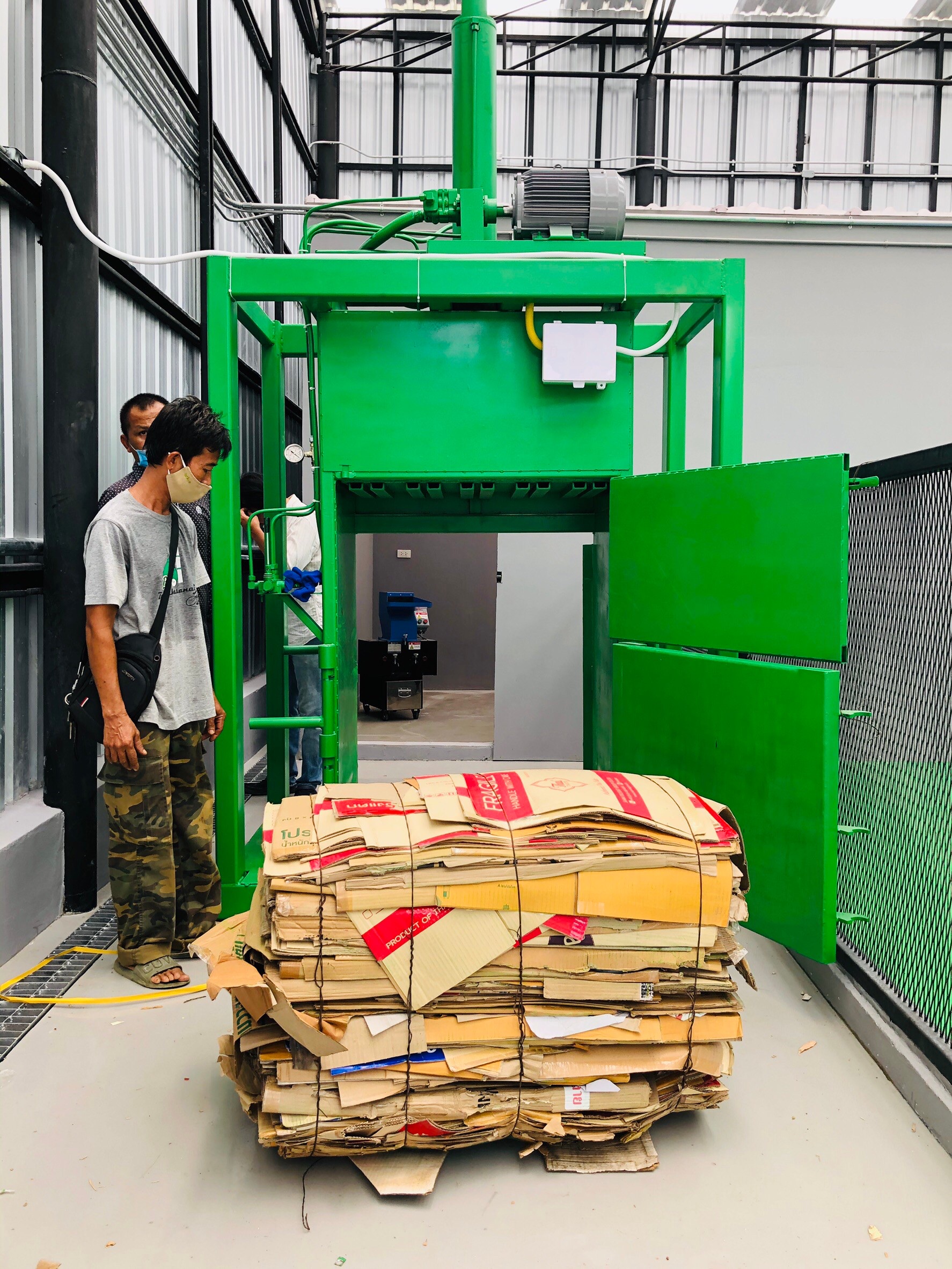 พระจอมเกล้าพระนครเหนือ ก่อสร้างโรงแยกขยะรีไซเคิล