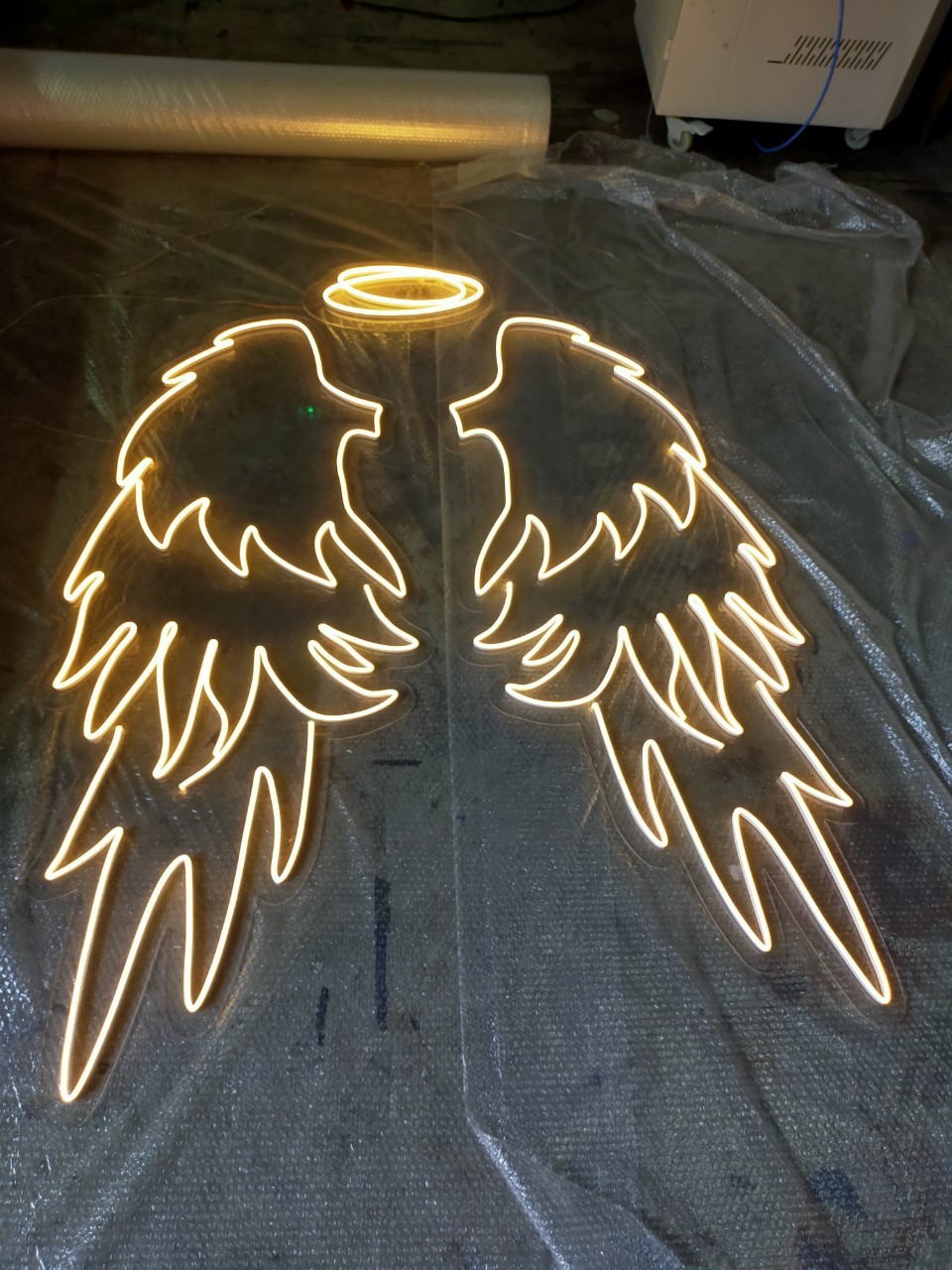 ไฟนีออน เฟค