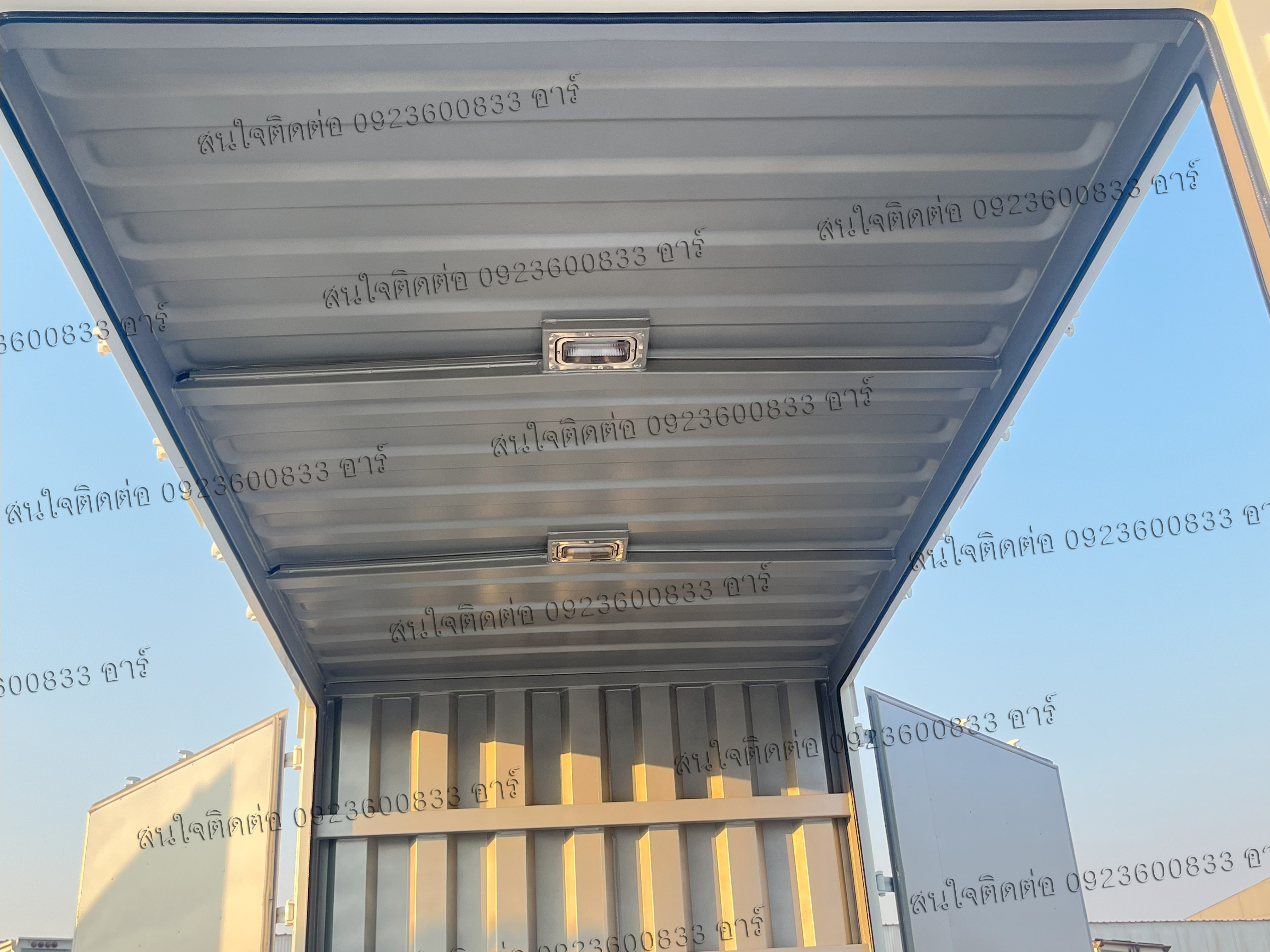 4 ล้อ ISUZU NLR Euro5 Max ตู้ 6 บาน เปิดรอบคัน