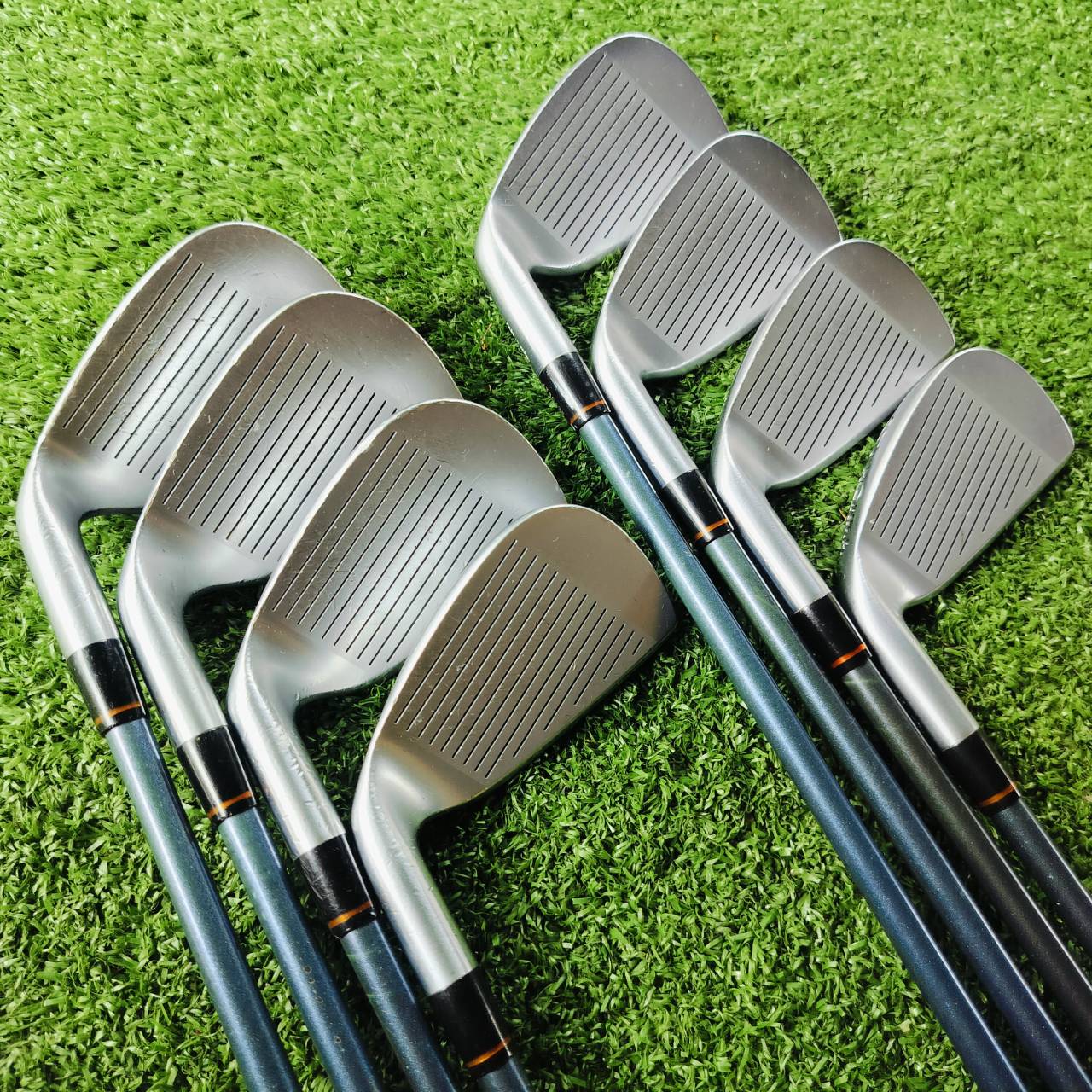 ชุดเหล็ก HONMA Twin Marks Feather & Feather ในตำนาน มีสองเหรียญที่เป็นเอกลักษณ์ เป็นซีรี่พรีเมี่ยมของ HONMA ก้าน DORIC TITANIUM *1 ดาว* ไม้กอล์ฟพรีเมี่ยมญี่ปุ่นมือสอง ของแท้ By NakaraLuxurious