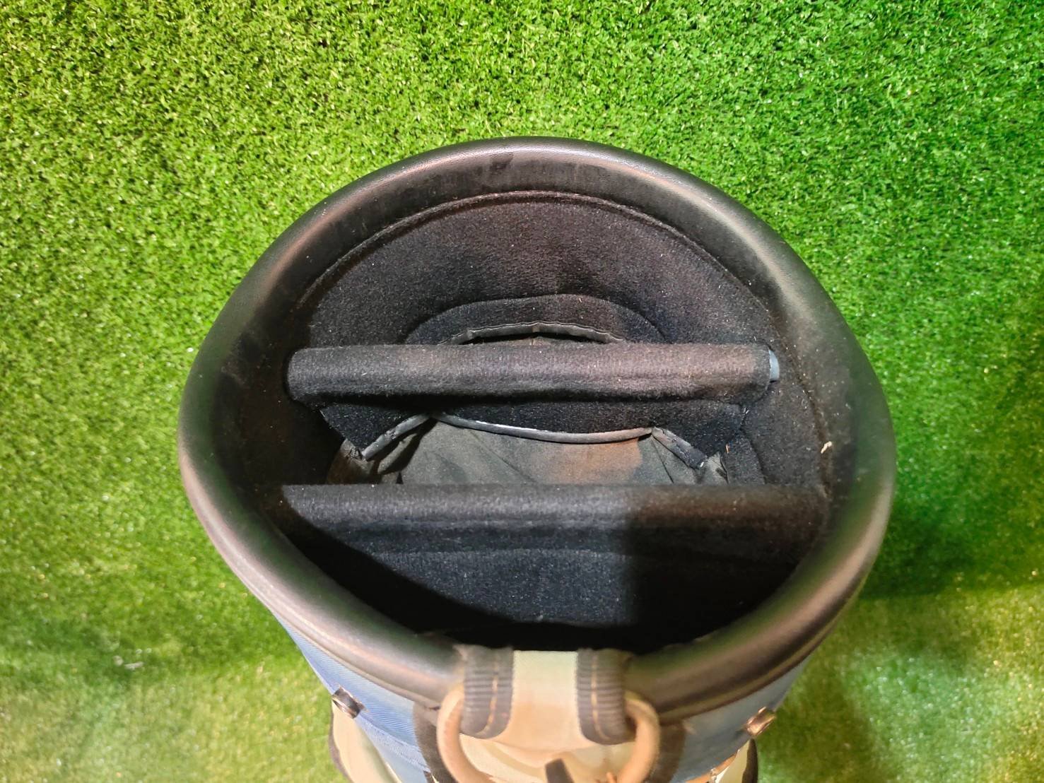 ถุง Taylormade สภาพสวย ใช้ดีมาก