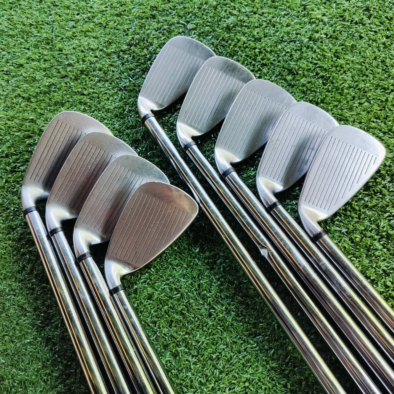 ** ก้านอ้วน ** FAT SHAFT** ชุดเหล็ก WILSON DEEP RED มีเหล็ก 3-9 เเละ PW SW ก้านอ้วน FAT SHAFT FLEX R ชุดใหญ่จัมโบ้ 9 ชิ้นเลยค่ะ ไม้กอล์ฟพรีเมี่ยมมือสอง ของแท้ By NakaraLuxurious