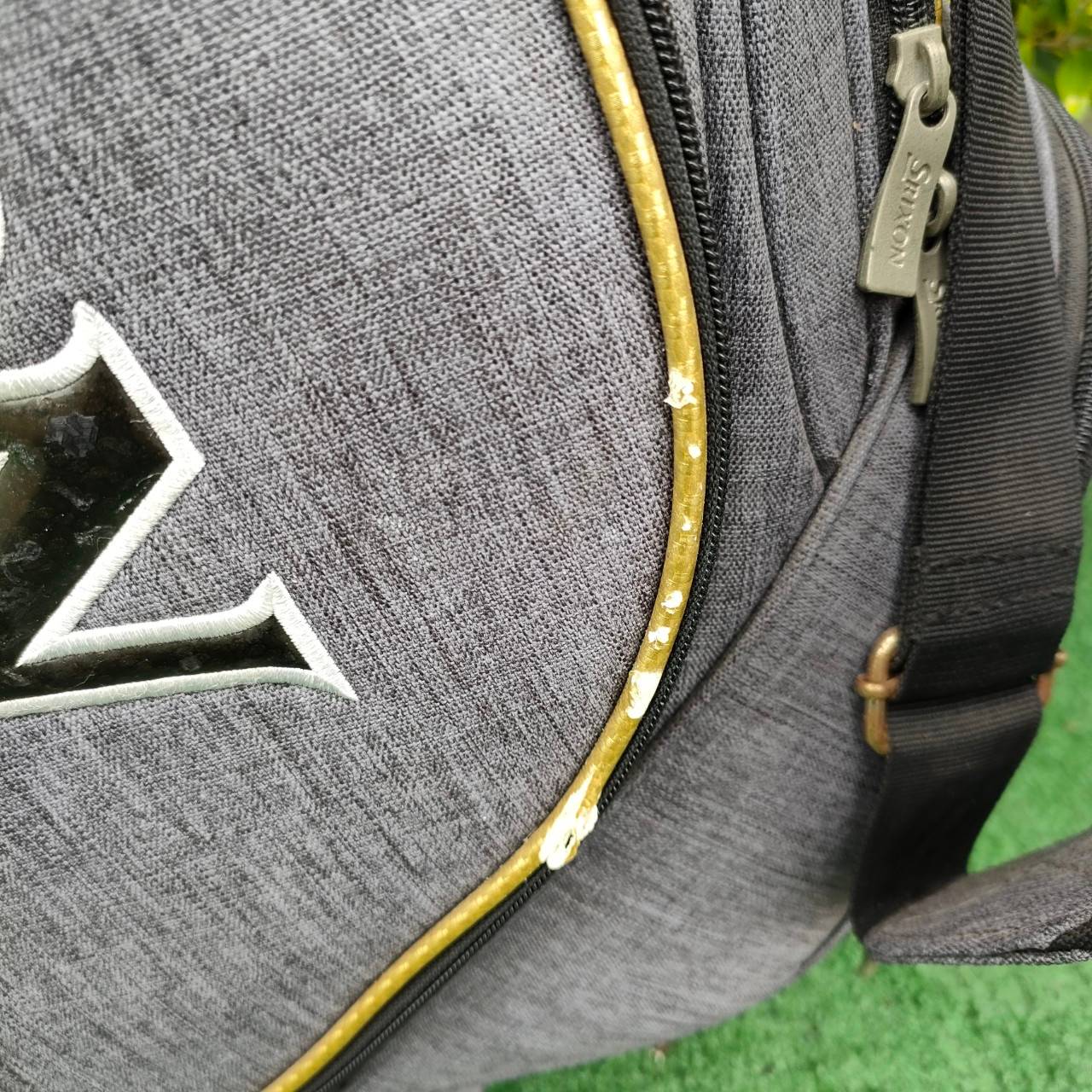 ถุงกอล์ฟ SRIXON มือสอง ปากถุง 8 นิ้ว ** ถุงกอล์ฟมีตำหนินิดหน่อยค่ะ มีรูปตำหนิให้ชมนะค๊า ** เป็นถุงของแท้จากญี่ปุ่นค่ะ มือหนึ่งแพงมาก!!! ไม้กอล์ฟมือสอง ของแท้ BY NakaraLuxurious