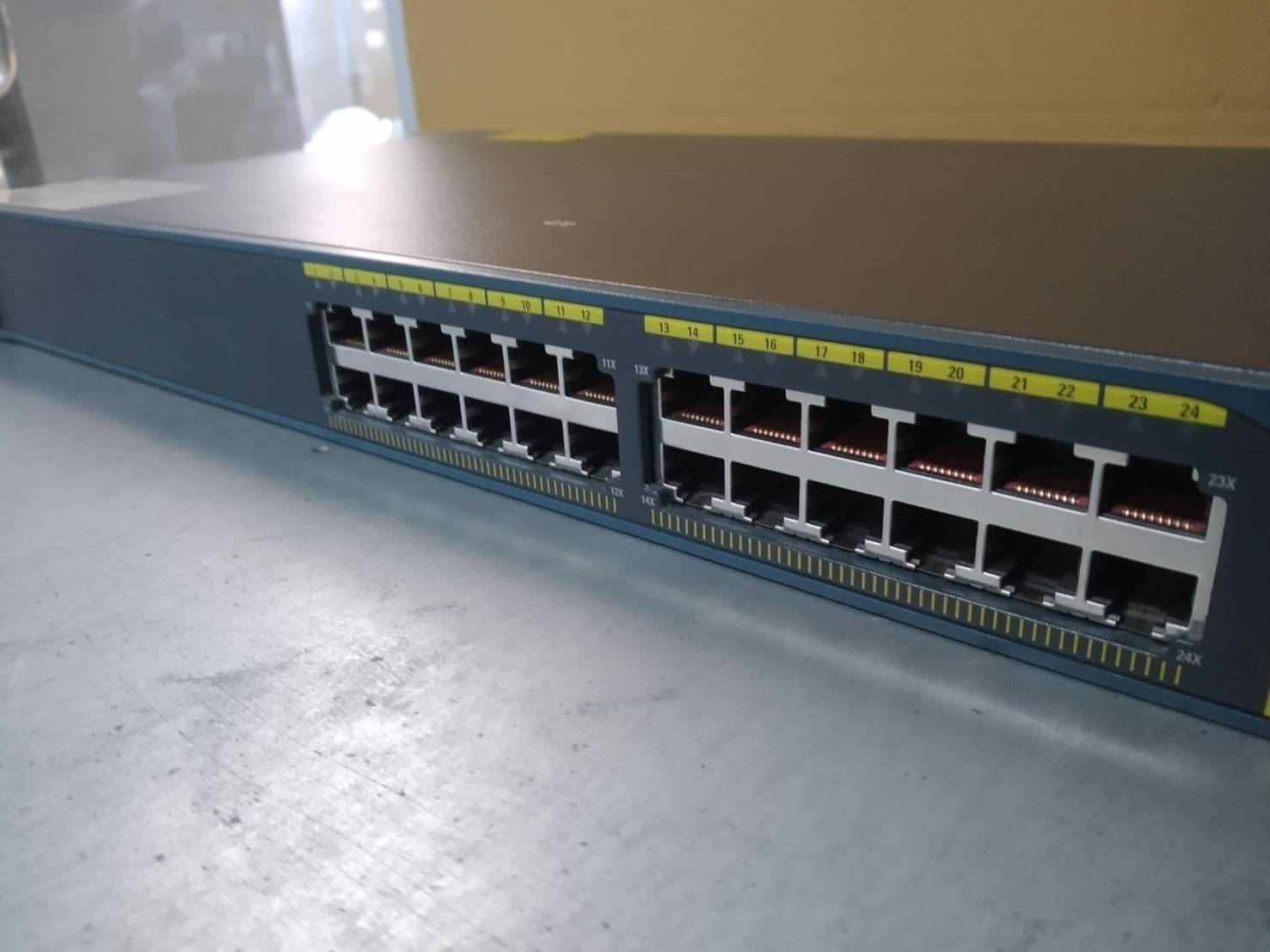 Cisco Catalyst 2960-24TT-L Ethernet Switch 2960 Series