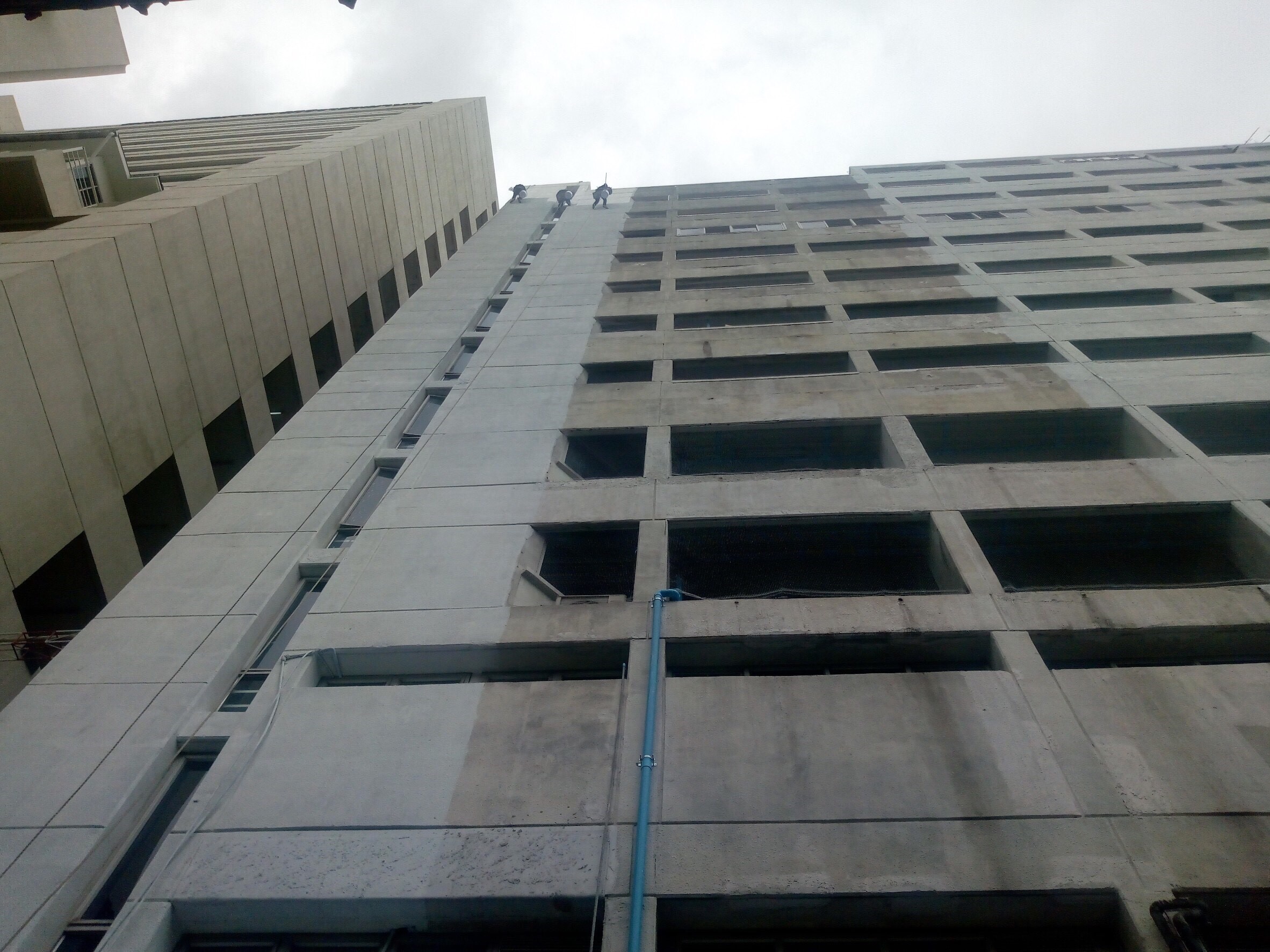 1.งานปรับปรุงระเบียงเปลี่ยนท่อและทาสีตึกอัษฎางค์ชั้น 1-13 รพ.ศิริราช