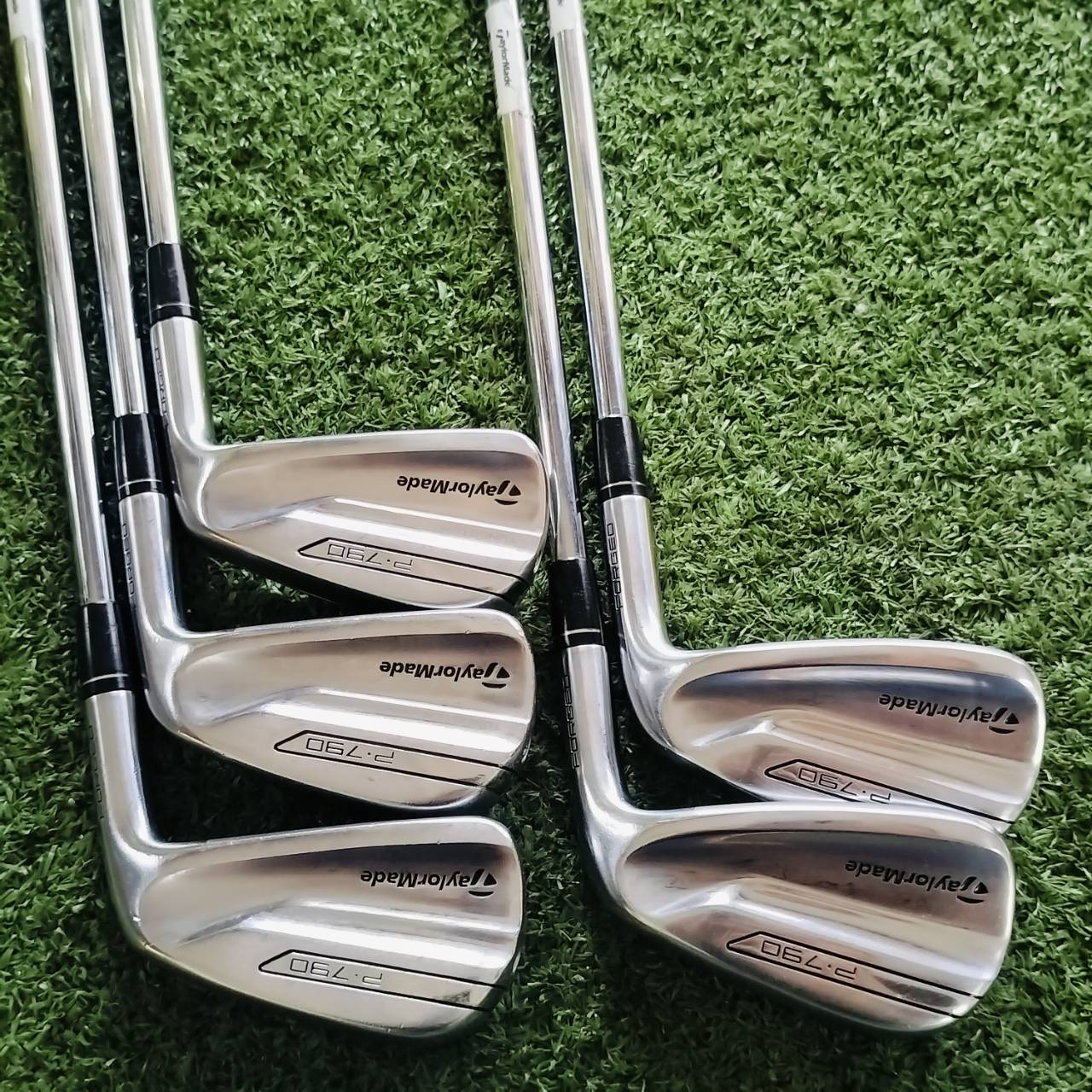 ชุดเหล็ก Taylormade P790 เหล็กประสิทธิภาพเหนือชั้นสูงสุด ดีที่สุดที่ทีมวิศวกร TaylorMade ทำมา ระดับ Ultra-Premium Performance ก้าน NS PRO 950 FLEX S มีเหล็ก 5 6 7 8 9 (ไม่มี WEDGE) SOLE สภาพไม่ค่อยสวย ไม้กอล์ฟพรีเมี่ยมมือสอง ของแท้