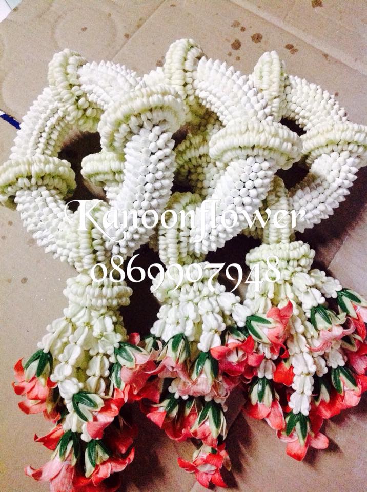 พวมาลัยดอกพุดสดทรงเครื่อง