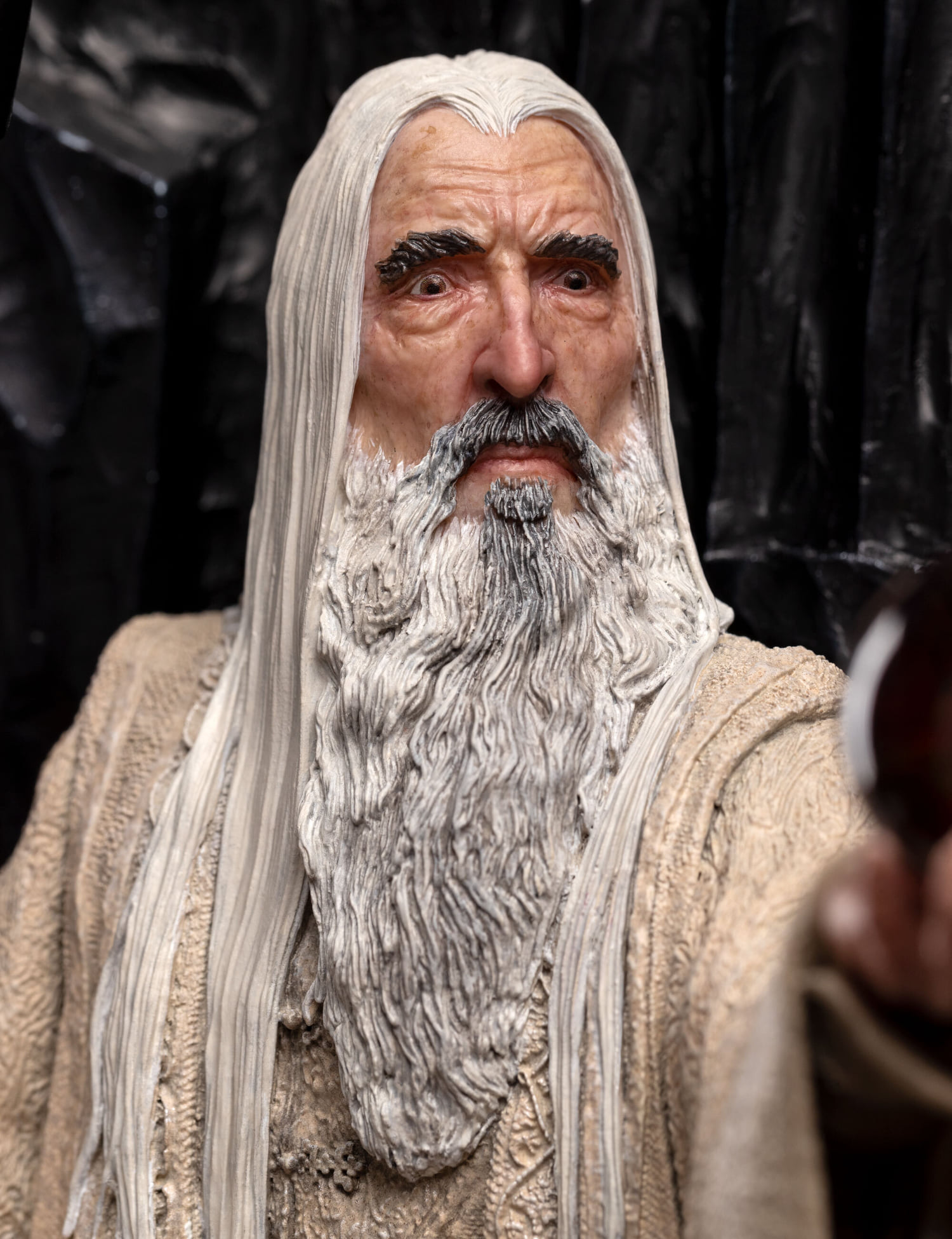 [สั่งจอง]Weta Workshop 1/6 : Saruman the White on Throne