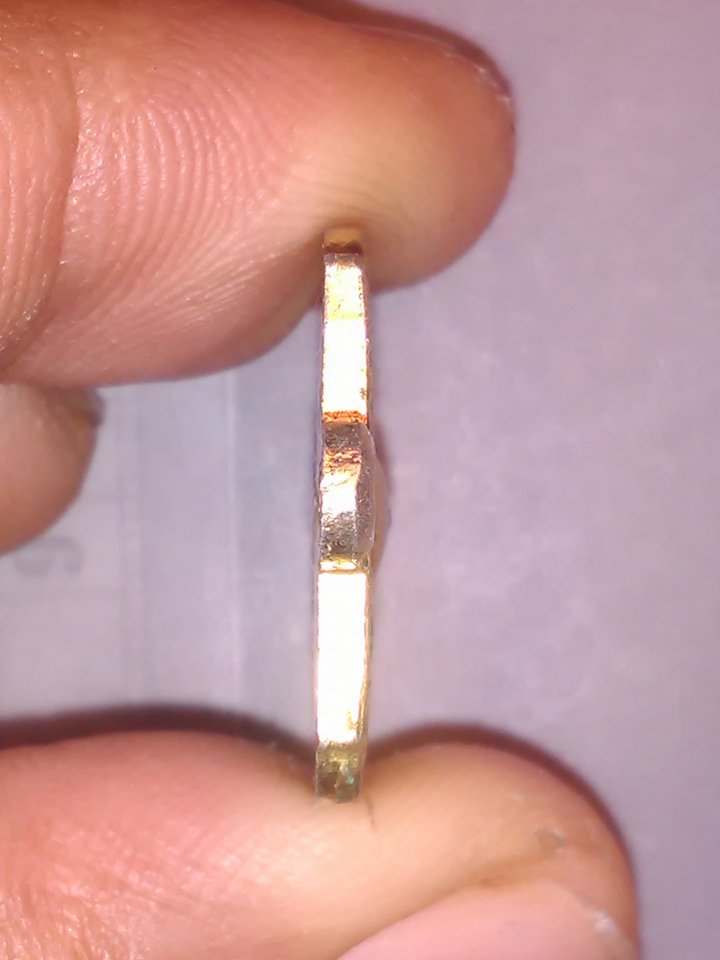 เหรียญ พระครู ขันธคีรี วินัยคุณ รุ่น ปิดทอง ฝังลูกนิมิต วัด หนองขอน อ.หัวหิน ประจวบคีรีขันธ์ ปี 42 200.-