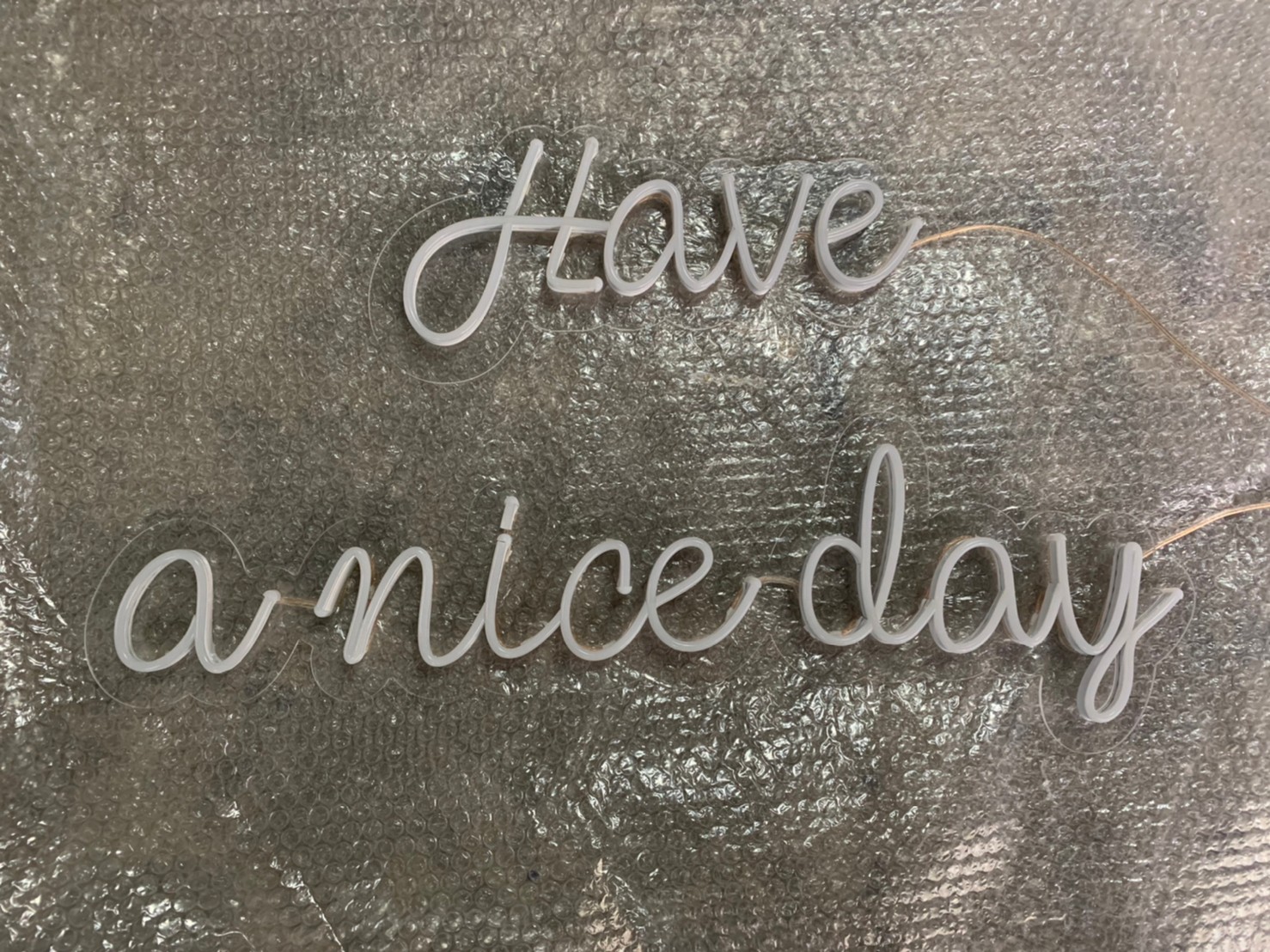 ไฟนีออน เฟค