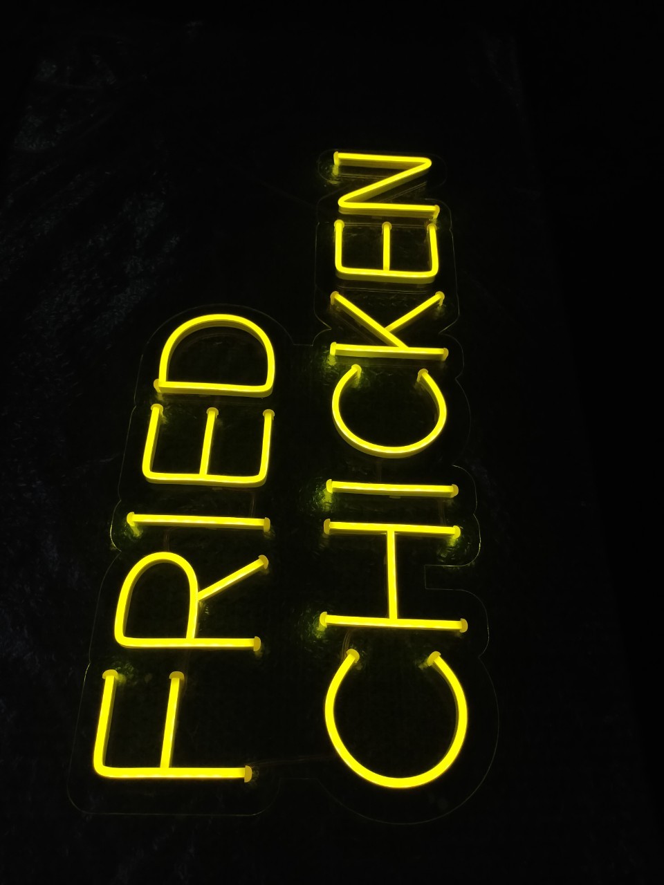 ไฟนีออน เฟค