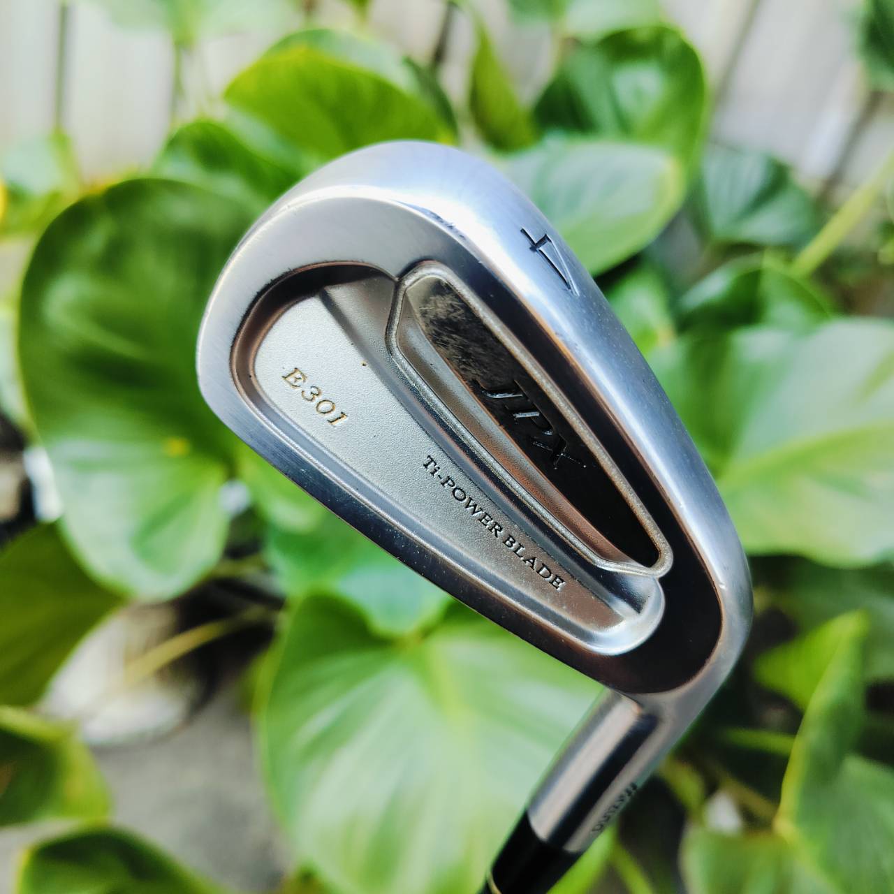 เหล็ก 4 MIZUNO JPX E301 Ti POWER BLADE ตีไกลมาก ใบไม่ใหญ่ แต่ชดเชยสูง สปินสูง ก้าน NS PRO 950 FLEX S เป็นเหล็กที่ตีสนุกมากๆค่ะ ไม้กอล์ฟพรีเมี่ยมมือสอง ของแท้ By NakaraLuxurious