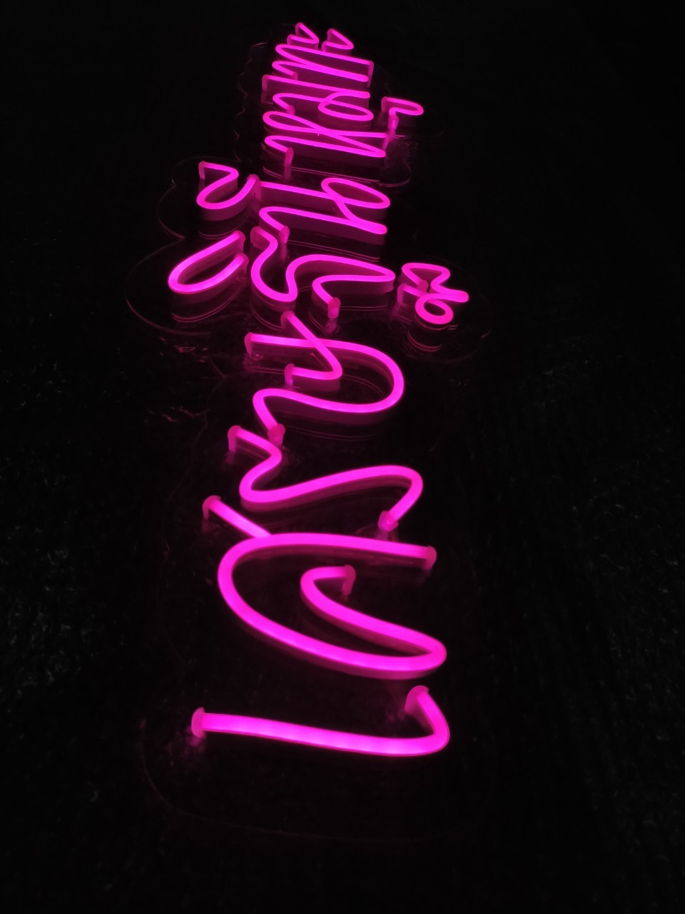 ไฟนีออน เฟค