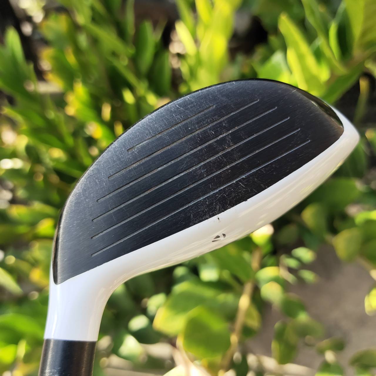 FW5 Taylormade M1 ตีดีมากๆ สามารถปรับวิถีลูกซ้ายหรือขวาได้ และปรับมุมเหินได้ที่คอไม้ค่ะ เพื่อได้ตำแหน่งที่เข้ากับวงสวิง กระดองเคฟล่าอย่างดี CG ต่ำ COVER แท้เดิม ไม้กอล์ฟพรีเมี่ยมมือสอง ของแท้ By NakaraLuxurious