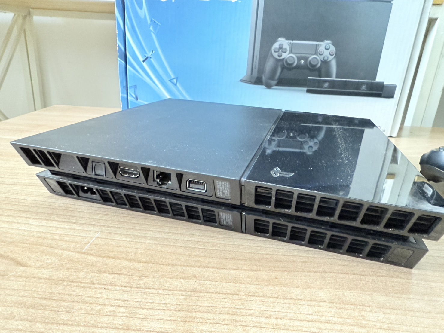 เครื่องเล่นวิดีโอเกม Sony Playstation 4+Dual Shock+Micro USB