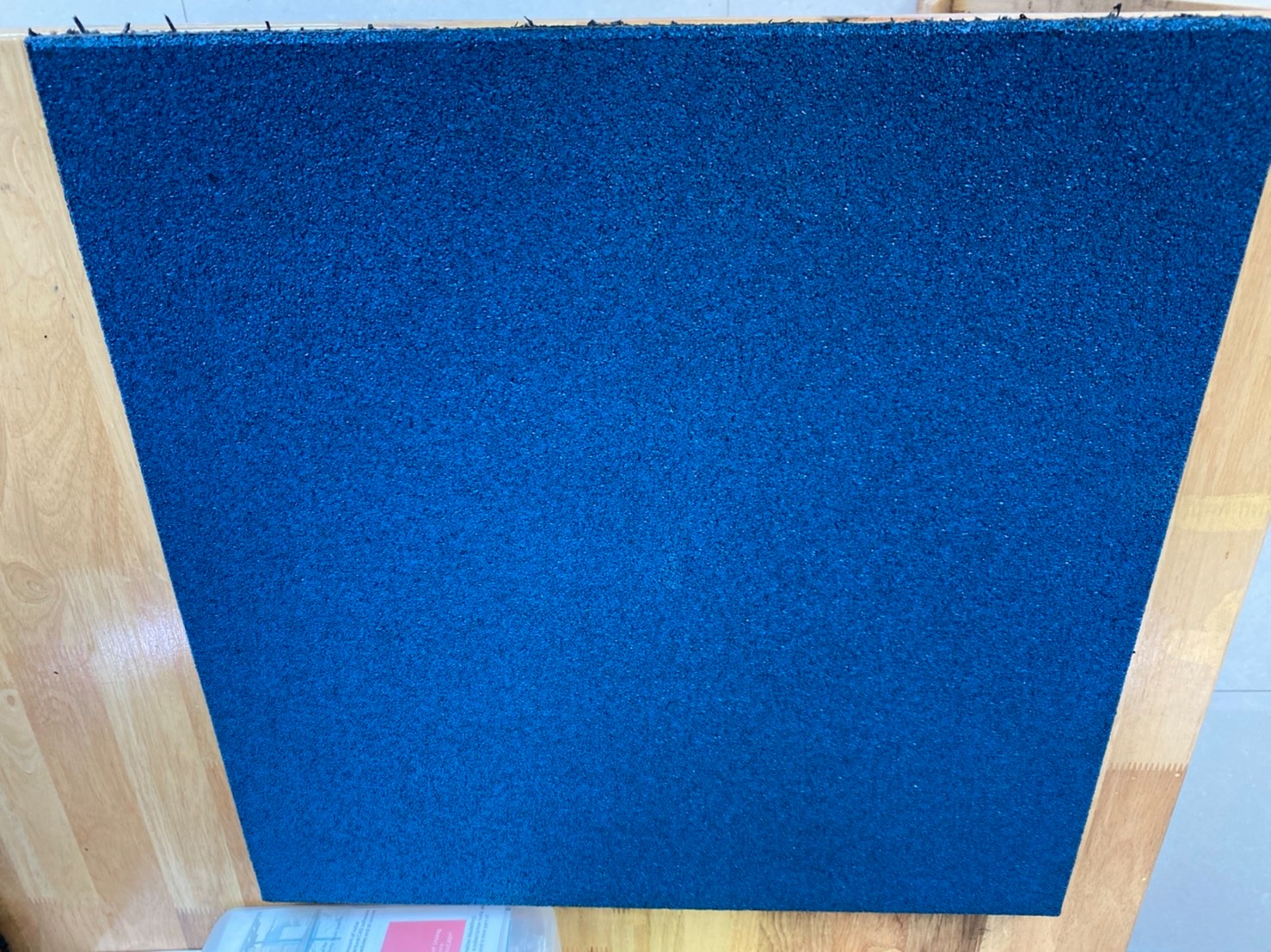 แผ่นยาง EPDM ราคาต่อ1ตร.ม. 4แผ่น แผ่นยางสังเคราะห์ ,แผ่นปูกันกระแทก,แผ่นปูพื้นสนามเด็กเล่น, พื้นยางEPDM ,ปูสนามเด็กเล่น,สนามกีฬา ห้องฟิตเนส พร้อมส่ง ราคาโรงงาน มีสีดำ เทา น้ำเงิน เหลือง แดง เขียว