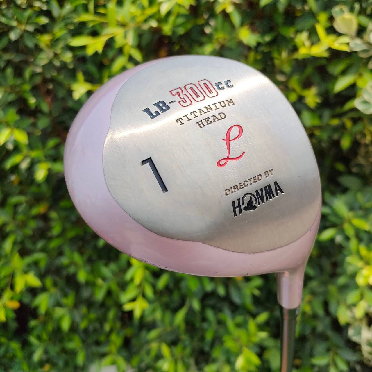 ** ไม้กอล์ฟสำหรับผู้หญิง ** DRIVER HONMA LB-300 TITANIUM HEAD ก้าน FEATHER WEIGHT FLEX L ก้าน 2 ดาว คุณผู้หญิงเหมาะมากๆ พรีเมี่ยมญี่ปุ่น สีสวย ตีง่าย เบาสบาย ก้านดีมาก