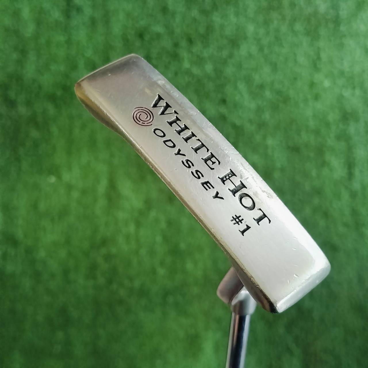 PUTTER ODYSSEY WHITE HOT #1 รุ่นนี้เป็นรุ่นที่โด่งดังสุดๆ ด้วยอินเซิร์ท ไม้กอล์ฟพรีเมี่ยมมือสอง ของแท้ By NakaraLuxurious
