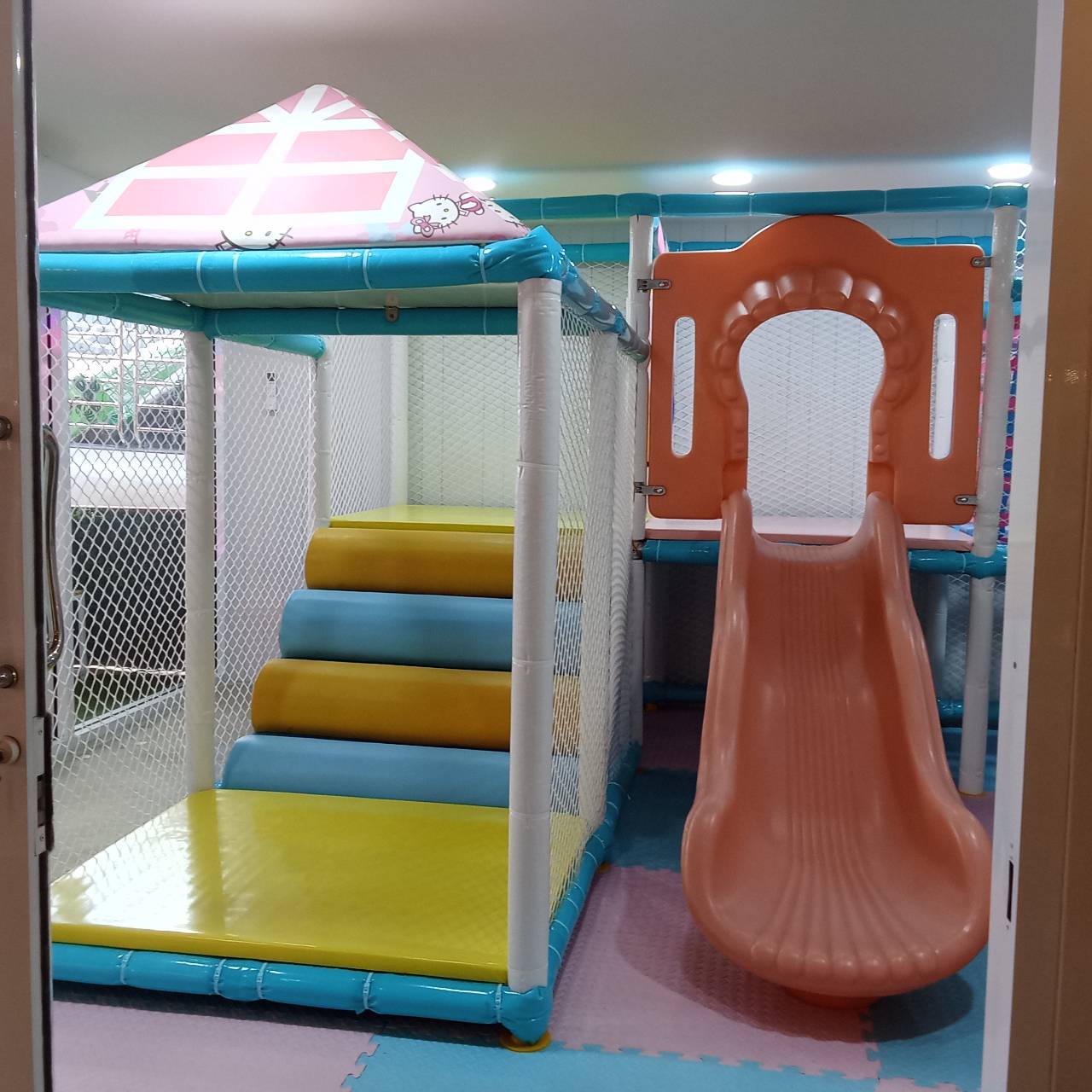 บ้านบอลเด็ก ชุดสนุกเด็กแสนหวาน บ่อบอลพร้อมสไลเดอร์และของเล่นมากมาย นุ่มนิ่ม softplay สวนสนุก เครื่องเล่นสนามในร่ม indoorplayground รับสั่งทำบ้านบอลตามธีมสีและขนาดตามพื้นที่ได้ pre order 30-45 วัน