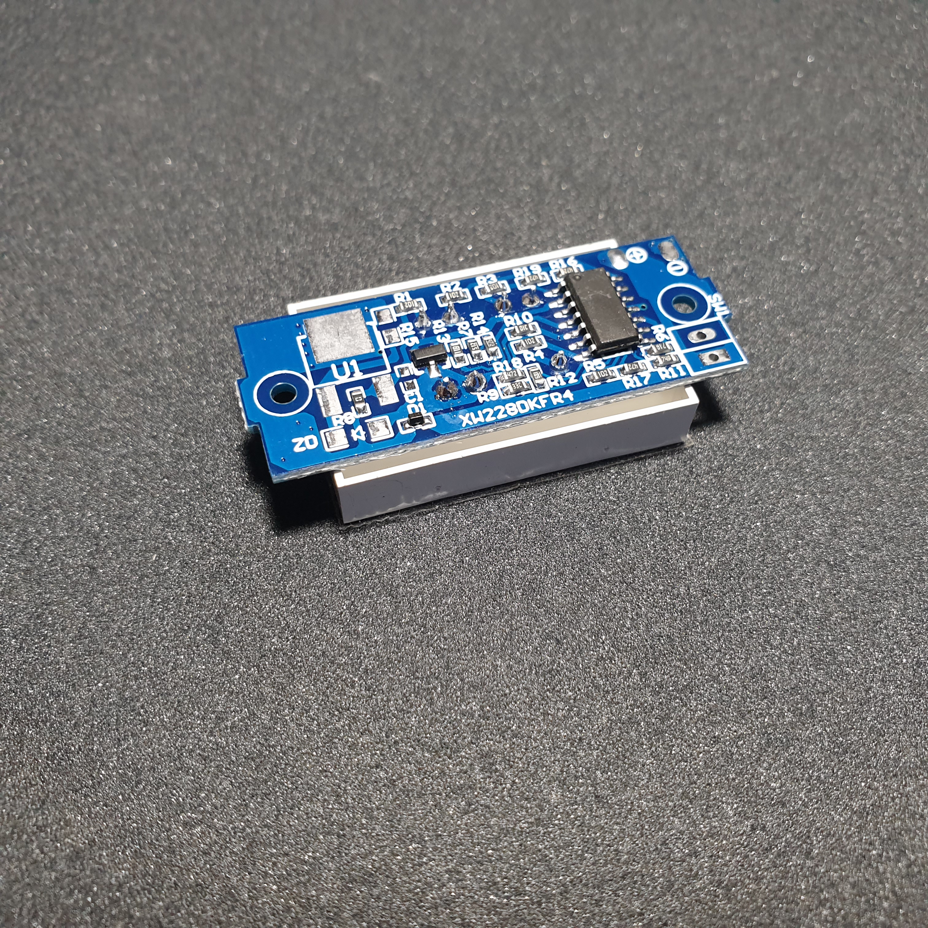 Battery level indicator 1 cell แรงดัน 3.7- 4.2V ไฟ LED 4 ระดับ สีฟ้า Lithium battery pack power indicator board