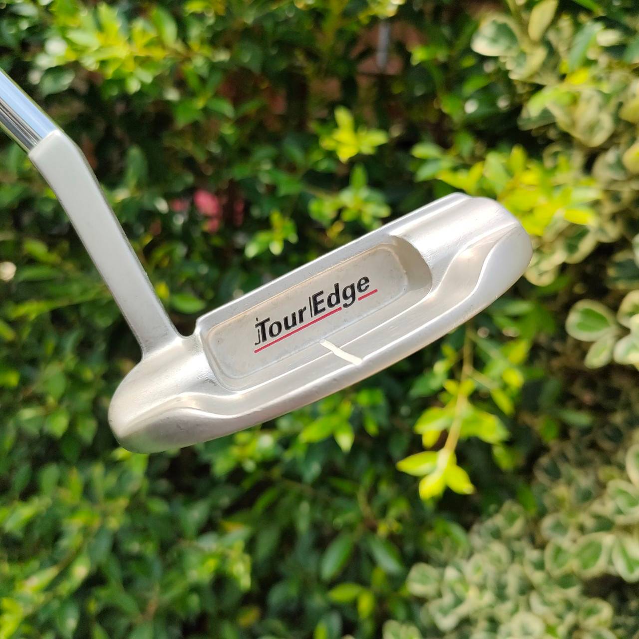 PUTTER TOUR EDGE MIFFED CARBON BTEEF ความยาว 33 นิ้ว ทองมอลเล็ต ออกแบบได้ดีมาก หน้า MILLED ทำให้เกาะไลน์แบบสุดๆ น้ำหนักดีมาก