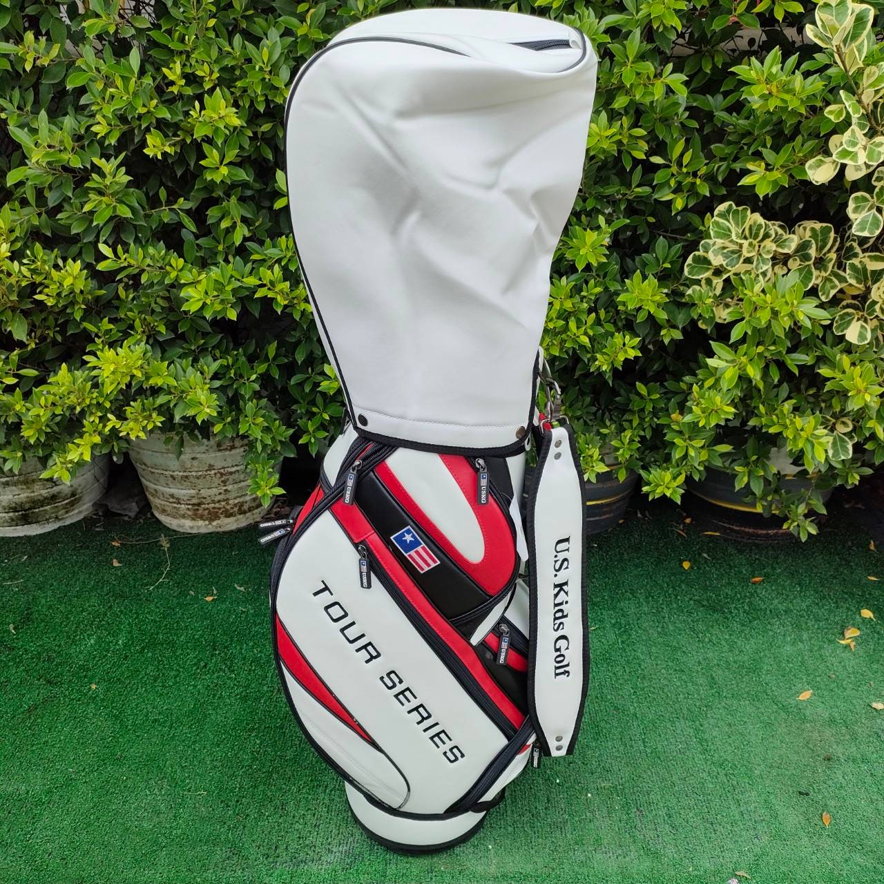 ถุงกอล์ฟเด็ก U.S.KIDS GOLF TOUR SERIES - สีแดง01 ขนาดไชส์ของถุง ปากถุง 7.5 นิ้ว ความสูงของถุงกอล์ฟ 28 นิ้ว มือหนึ่ง ของแท้ BY NakaraLuxurious