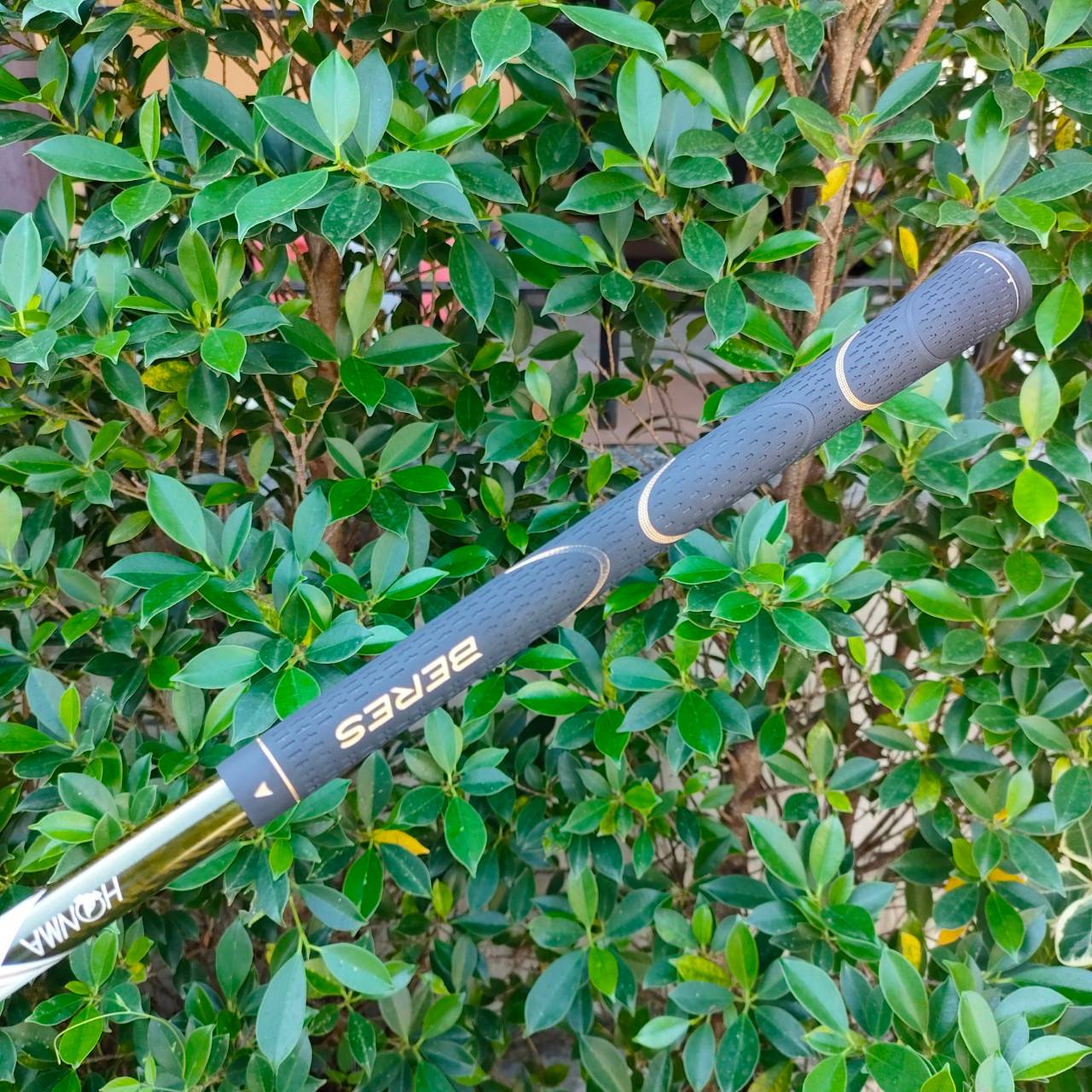 DRIVER HONMA BERES S-06 องศา 10.5 ก้าน ARMRQ X FLEX R รุ่นนี้สุดยอดของสุดยอดพรีเมี่ยม ก้าน 3 ดาว ดีกว่าก้านในตลาด ทั่วไปเป็นอย่างมากก และ มีราคาแพงมากๆครับ คุ่มสุดๆ