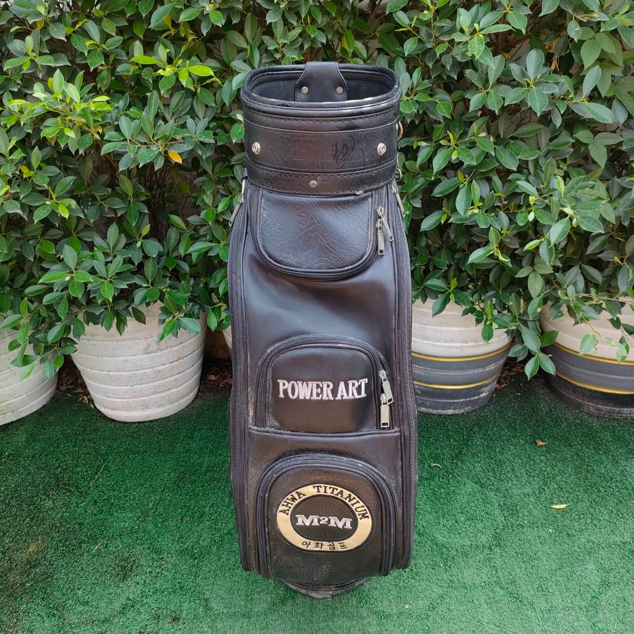 ถุงกอล์ฟ AHWA GOLF POWER ART ** ถุงกอล์ฟ มีรอยขาด 2 จุด มีรูปให้ชม ท้ายสุดค่ะ **