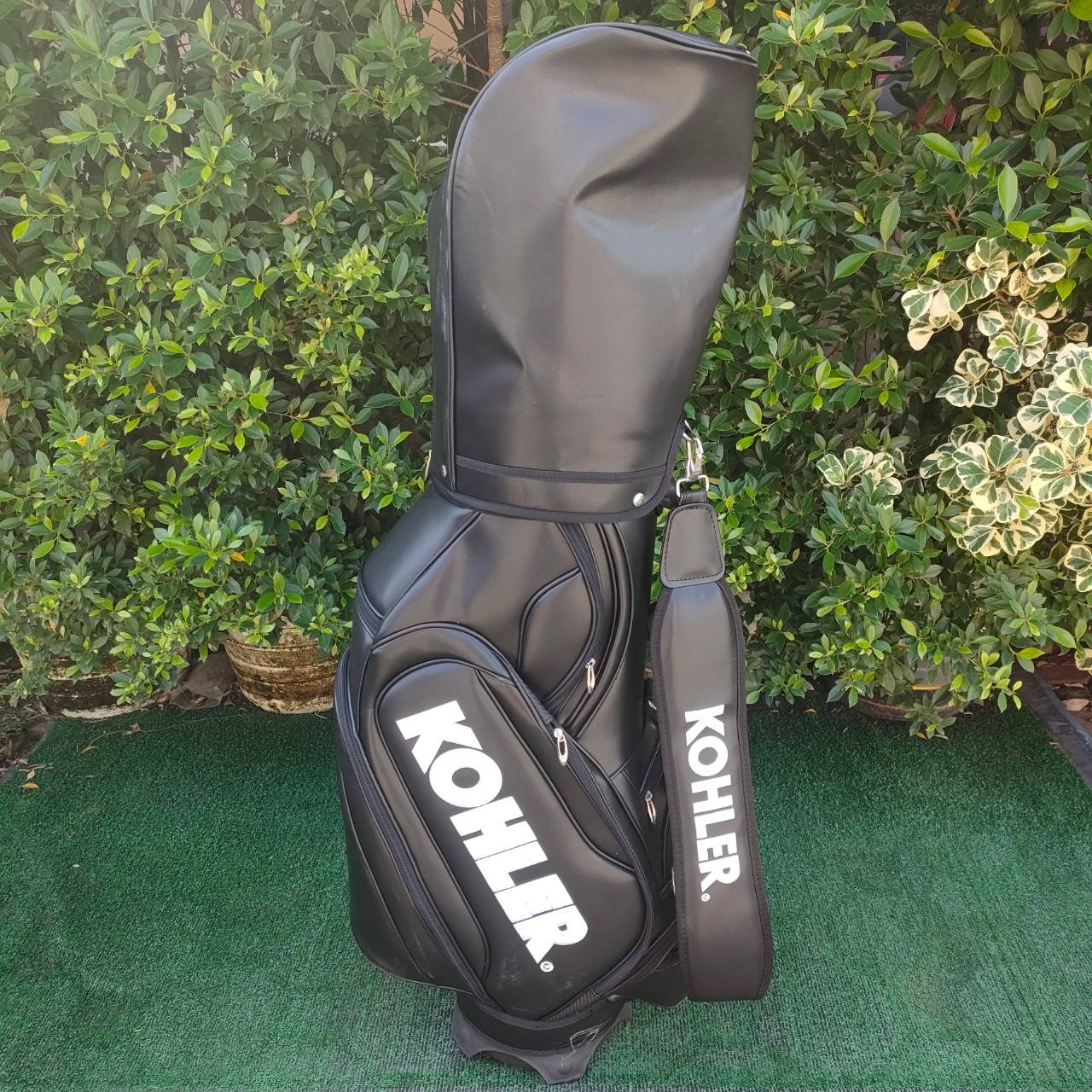 ถุงกอล์ฟ KOHLER มือสอง สภาพสวยนางฟ้า ถุง TOUR ใบใหญ่ แบรนด์เท่ห์มากๆ ใส่ของได้เยอะ น้ำหนักเบา แข็งแรงมาก!! ไม้กอล์ฟมือสอง ของแท้ BY NakaraLuxurious