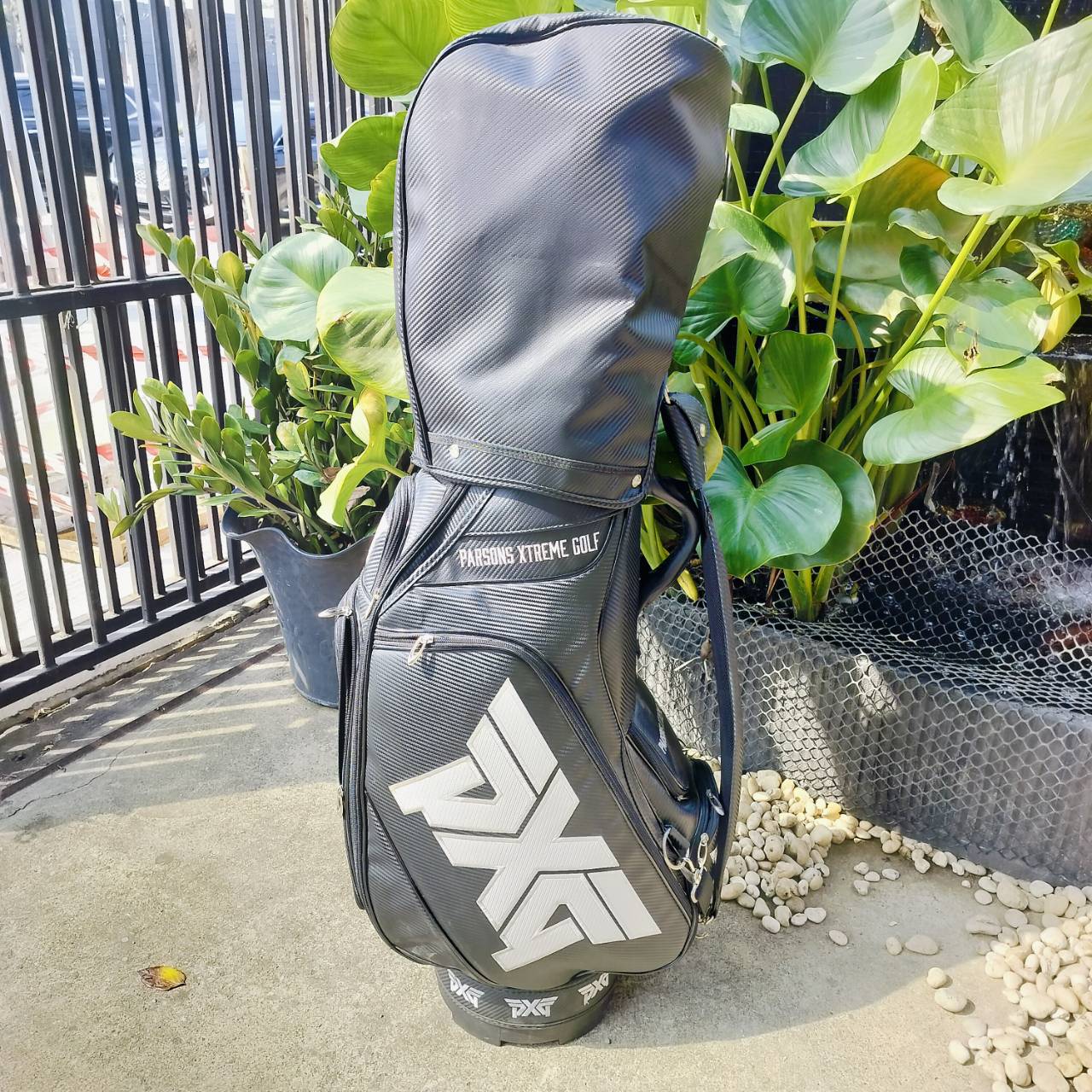 ถุงกอล์ฟ PXG มือสอง ถุงสวยมาก ถุง TOUR ใบใหญ่ ช่องใส่ของเยอะ น้ำหนักเบา กันน้ำ ออกแบบดีมากๆ